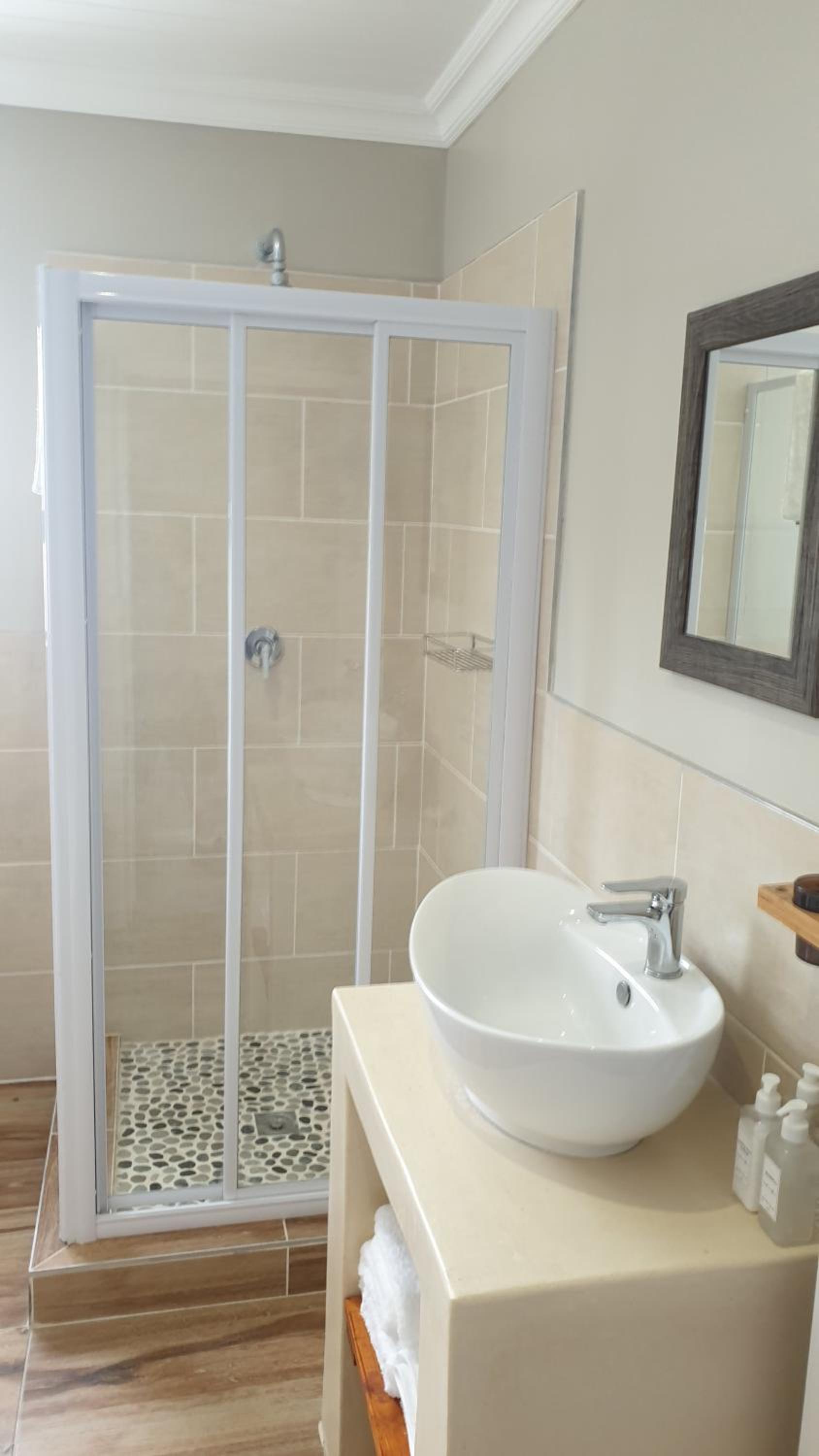 Deluxe Double Room with Balcony - Photo 5