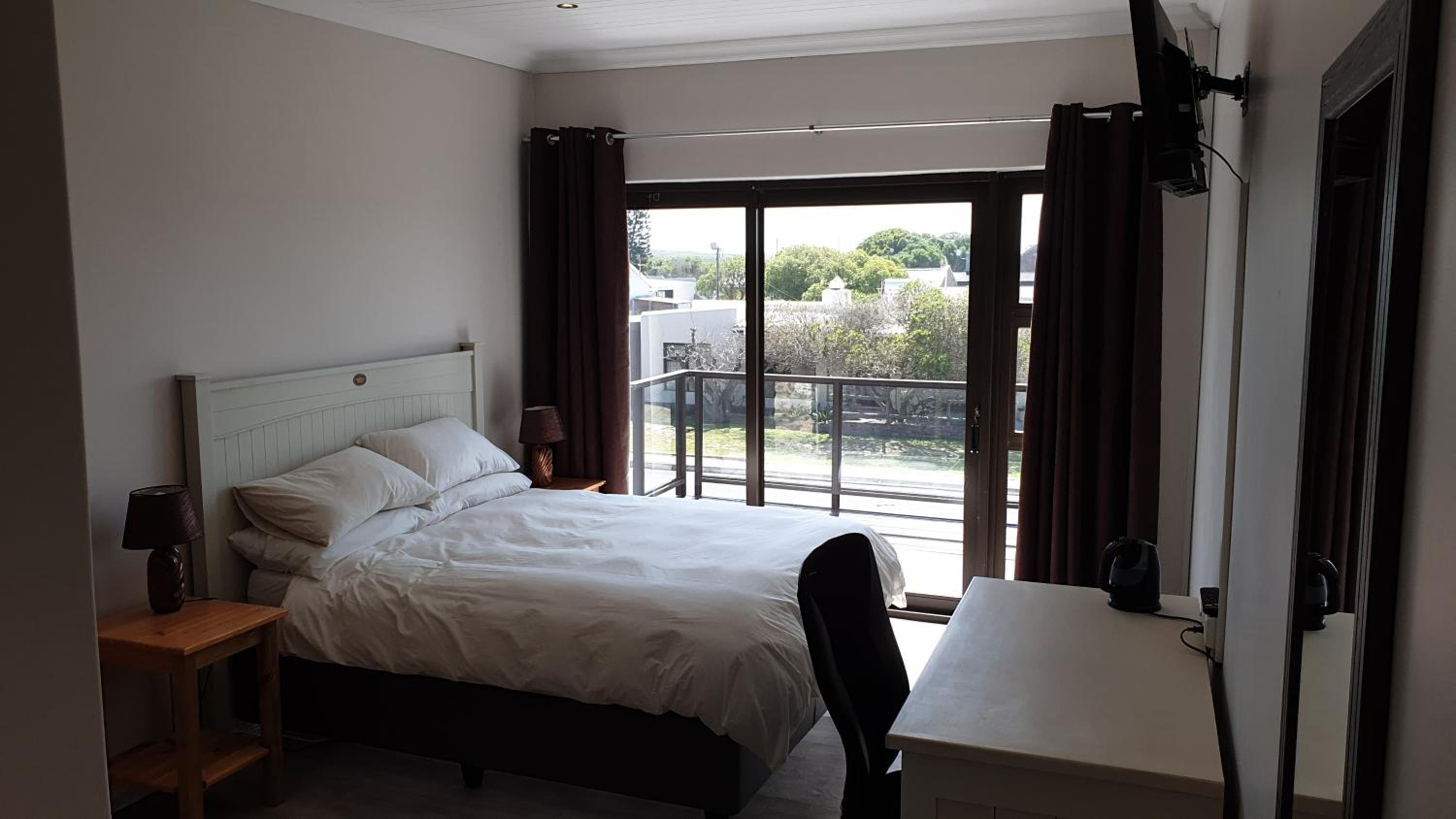 Double Room with Balcony - Photo 1