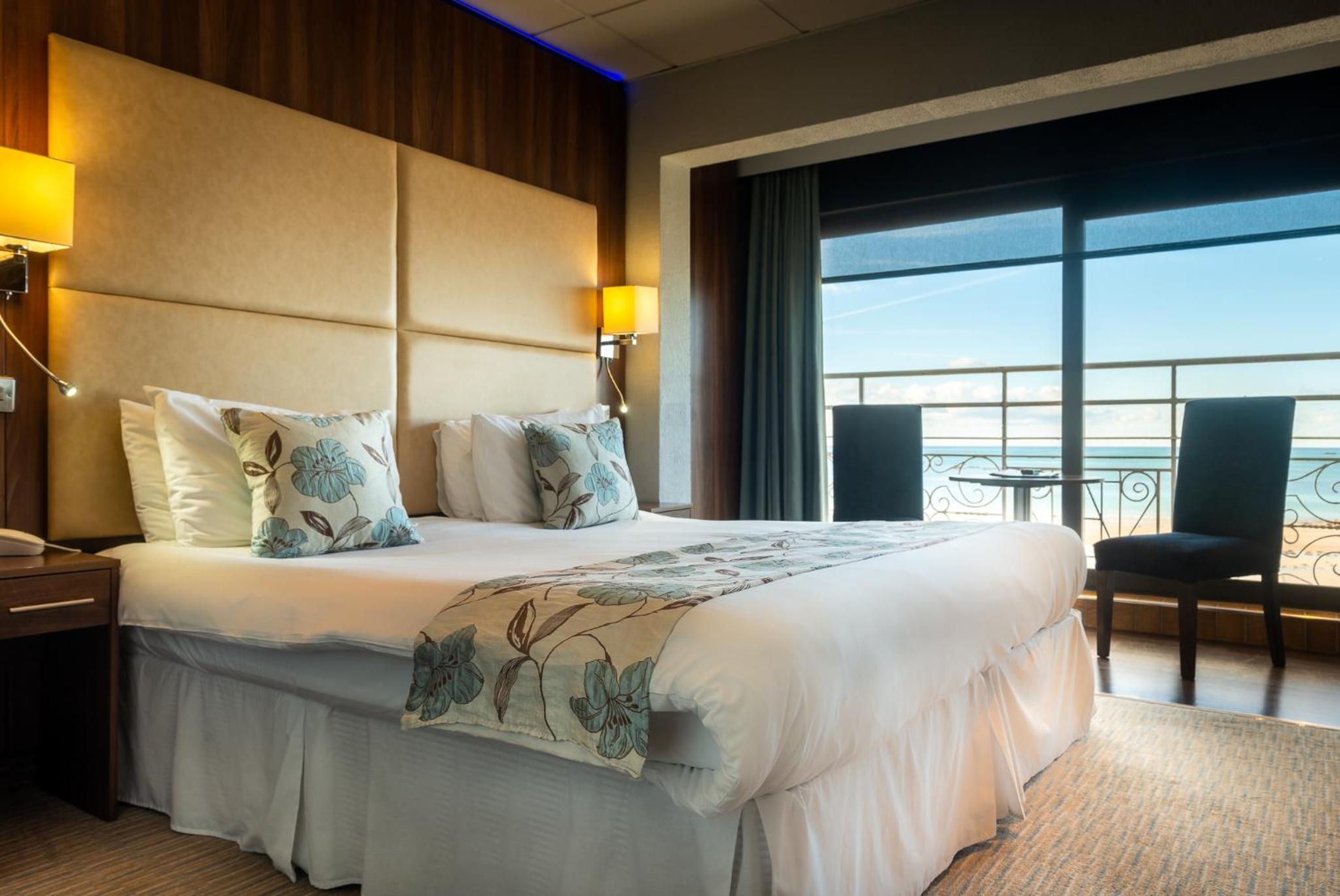 Double or Twin Room with Sea View photo 1