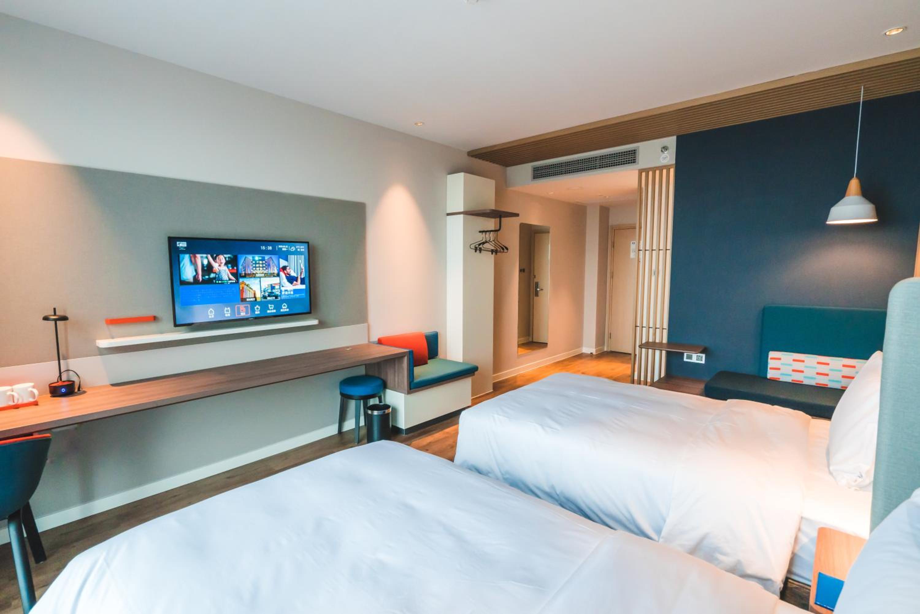 Standard Twin Room - Photo 3
