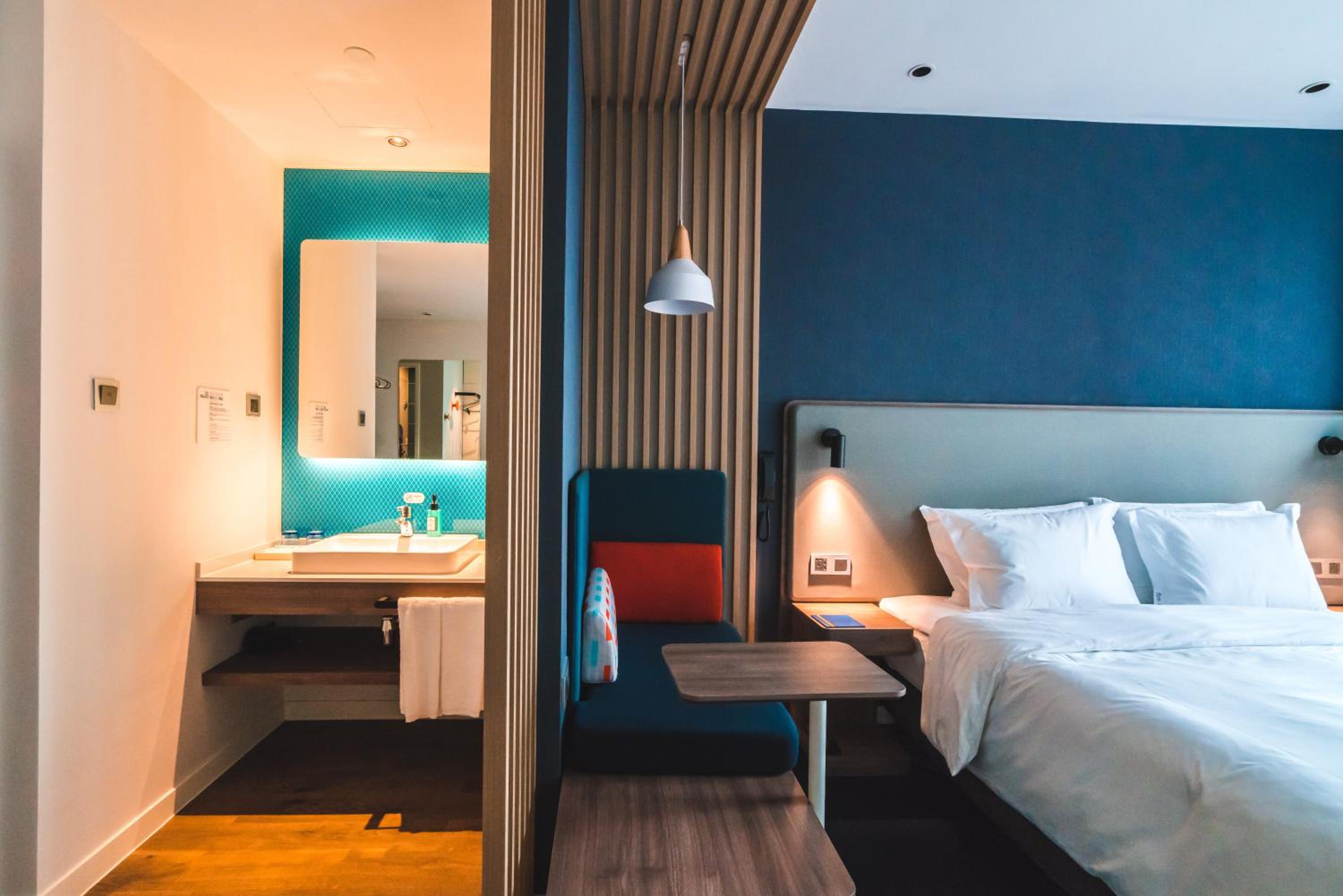 Standard Twin Room - Photo 4
