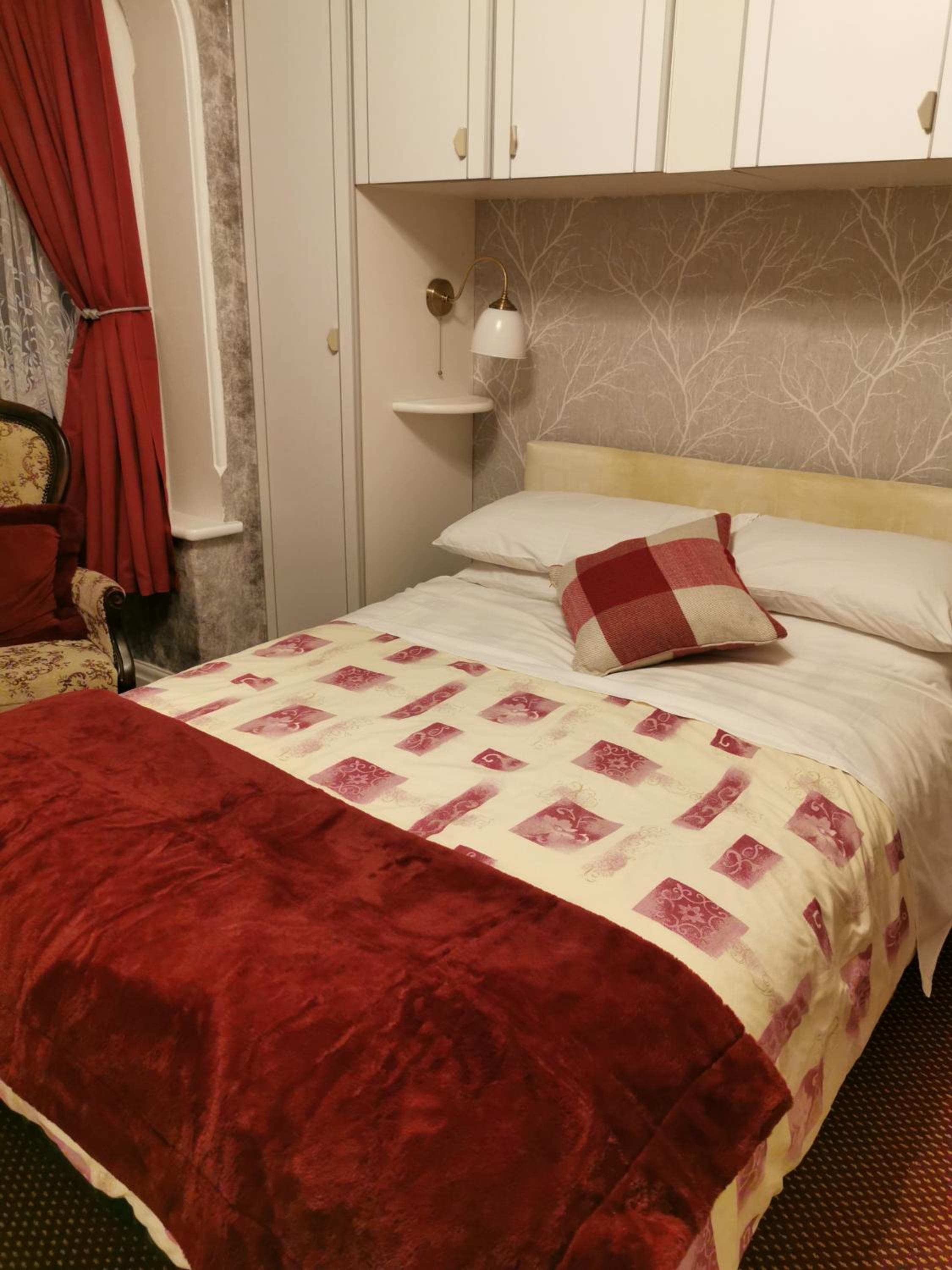 Double Room with Private Bathroom - Photo 4