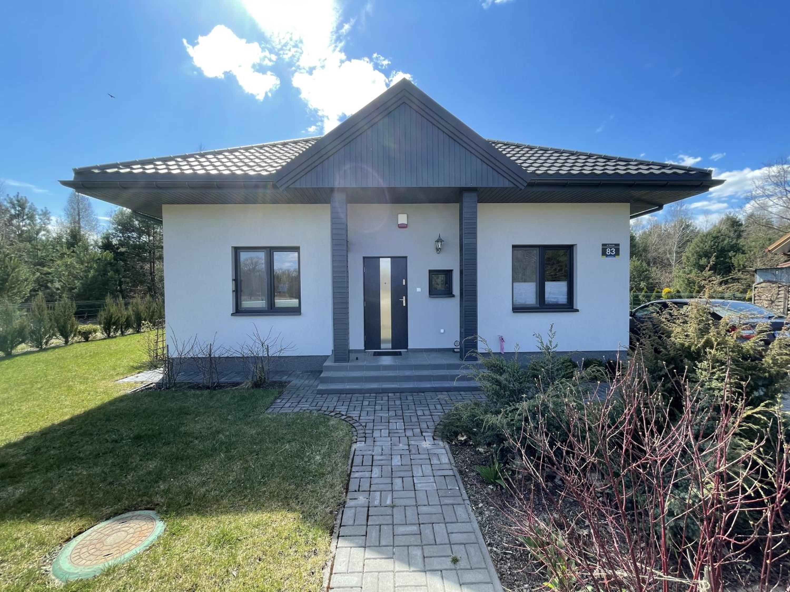 Two-Bedroom House - Photo 1