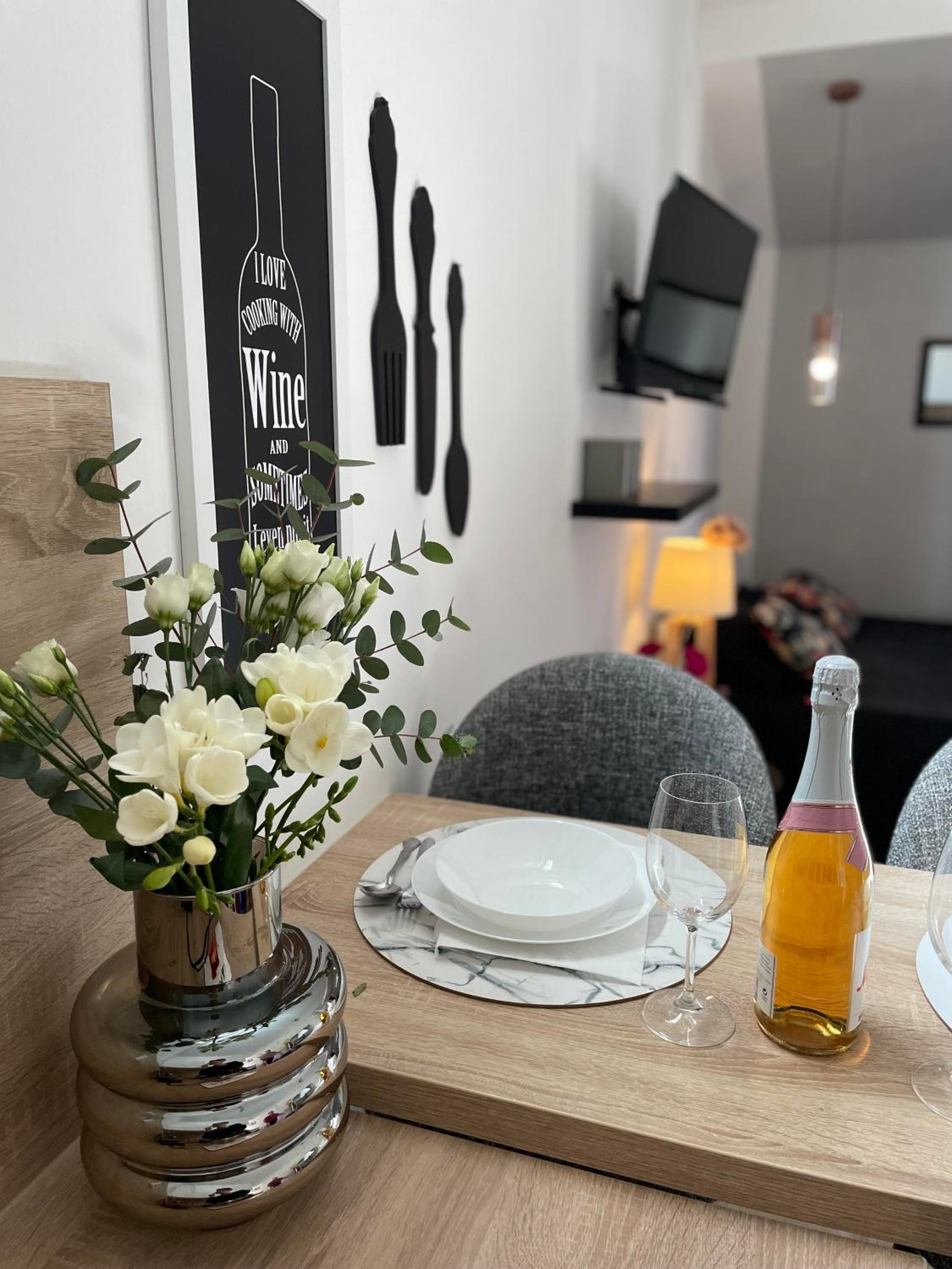 Studio Apartment photo 2