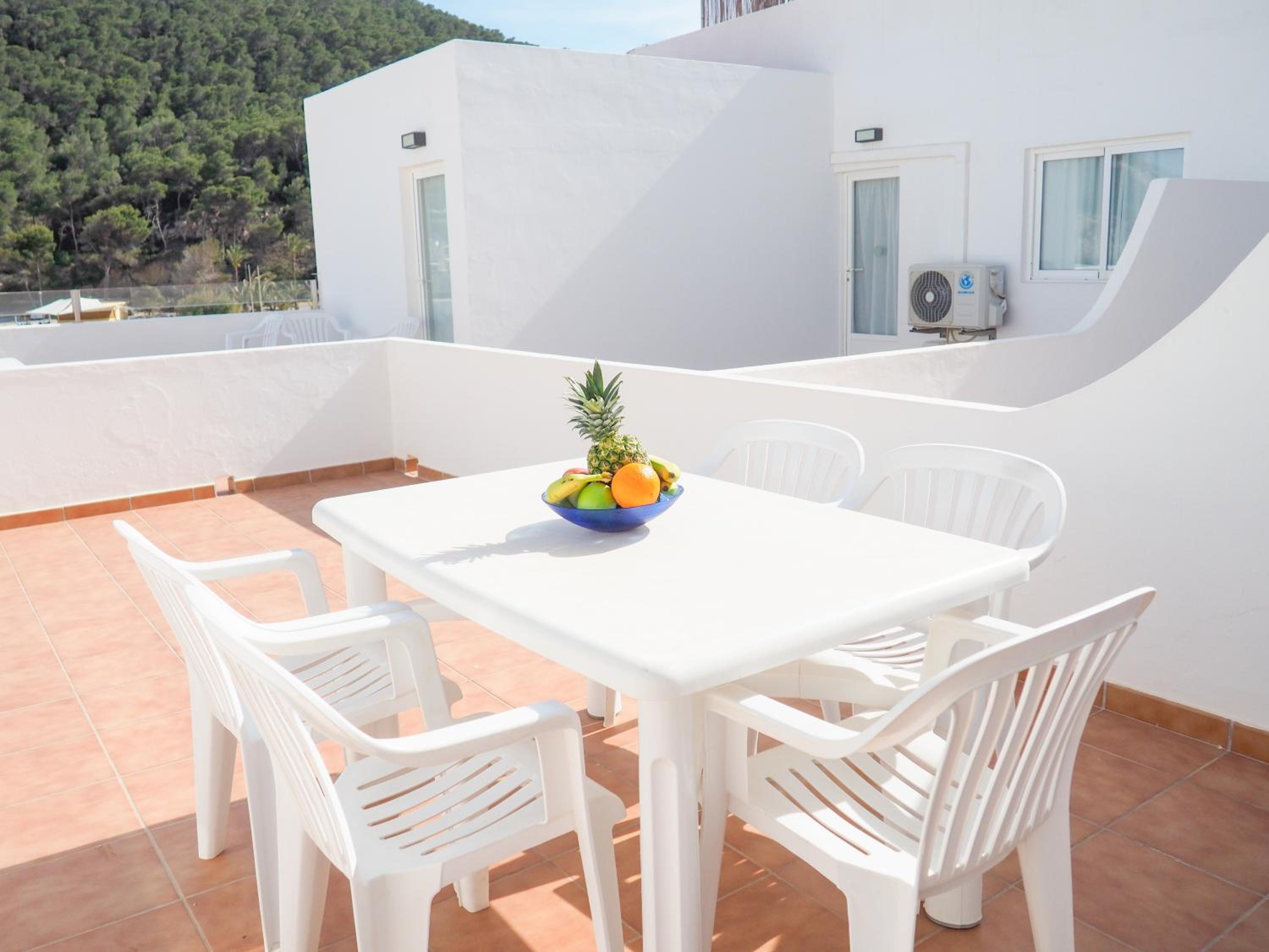Two-Bedroom Apartment with Sea View photo 2