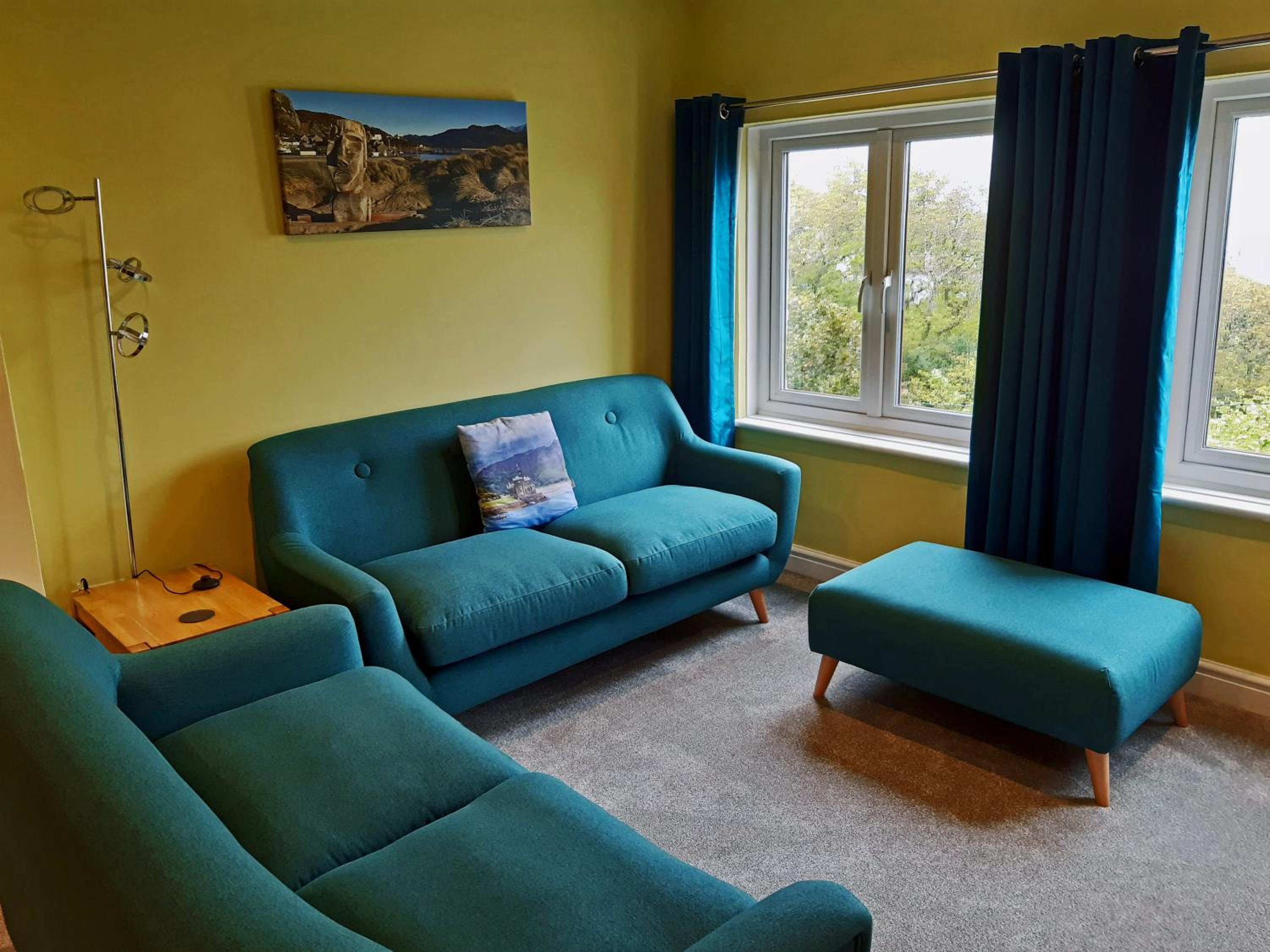 Noddfa: First Floor Apartment with Sea View