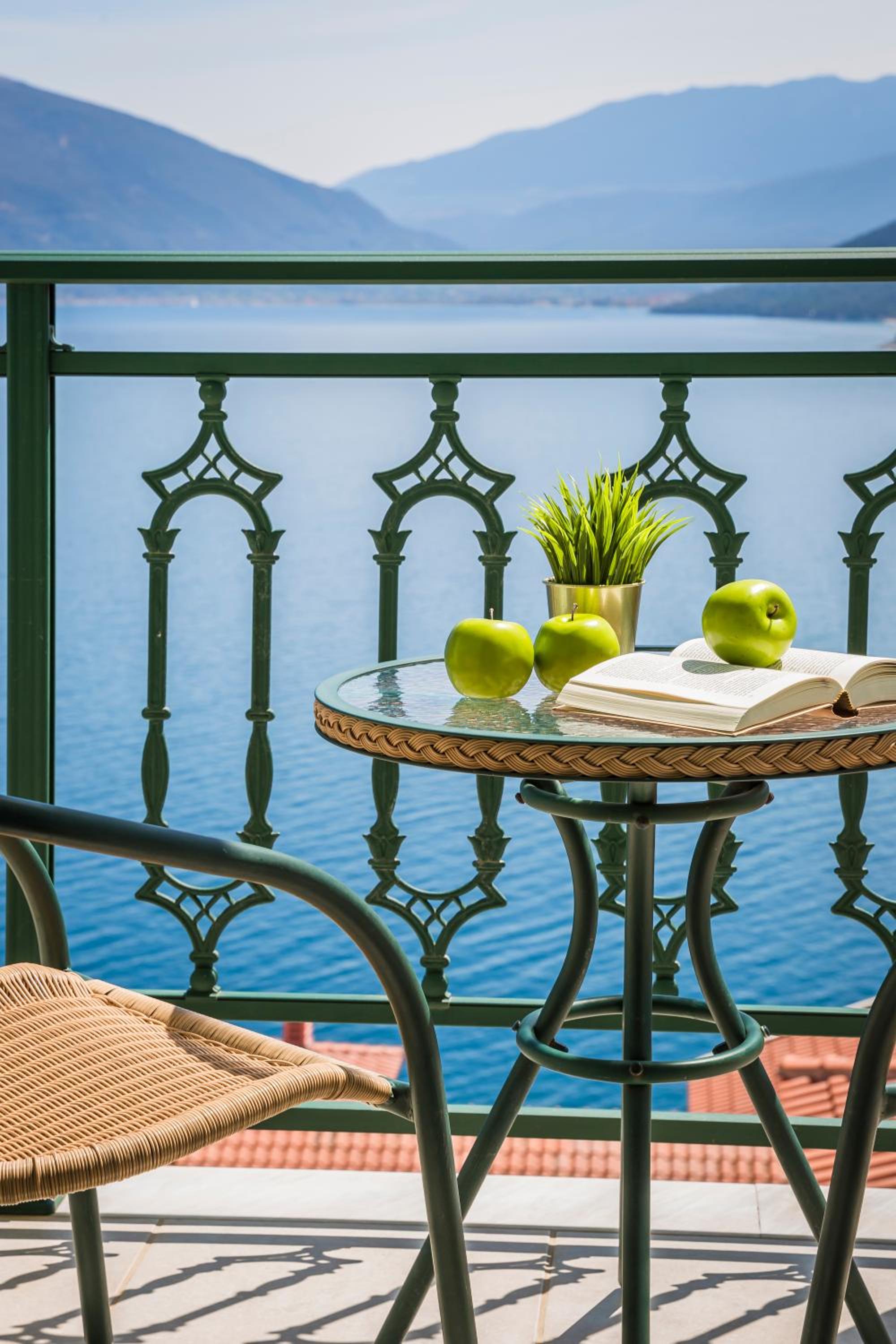 Deluxe Double Room with Sea View - Photo 2