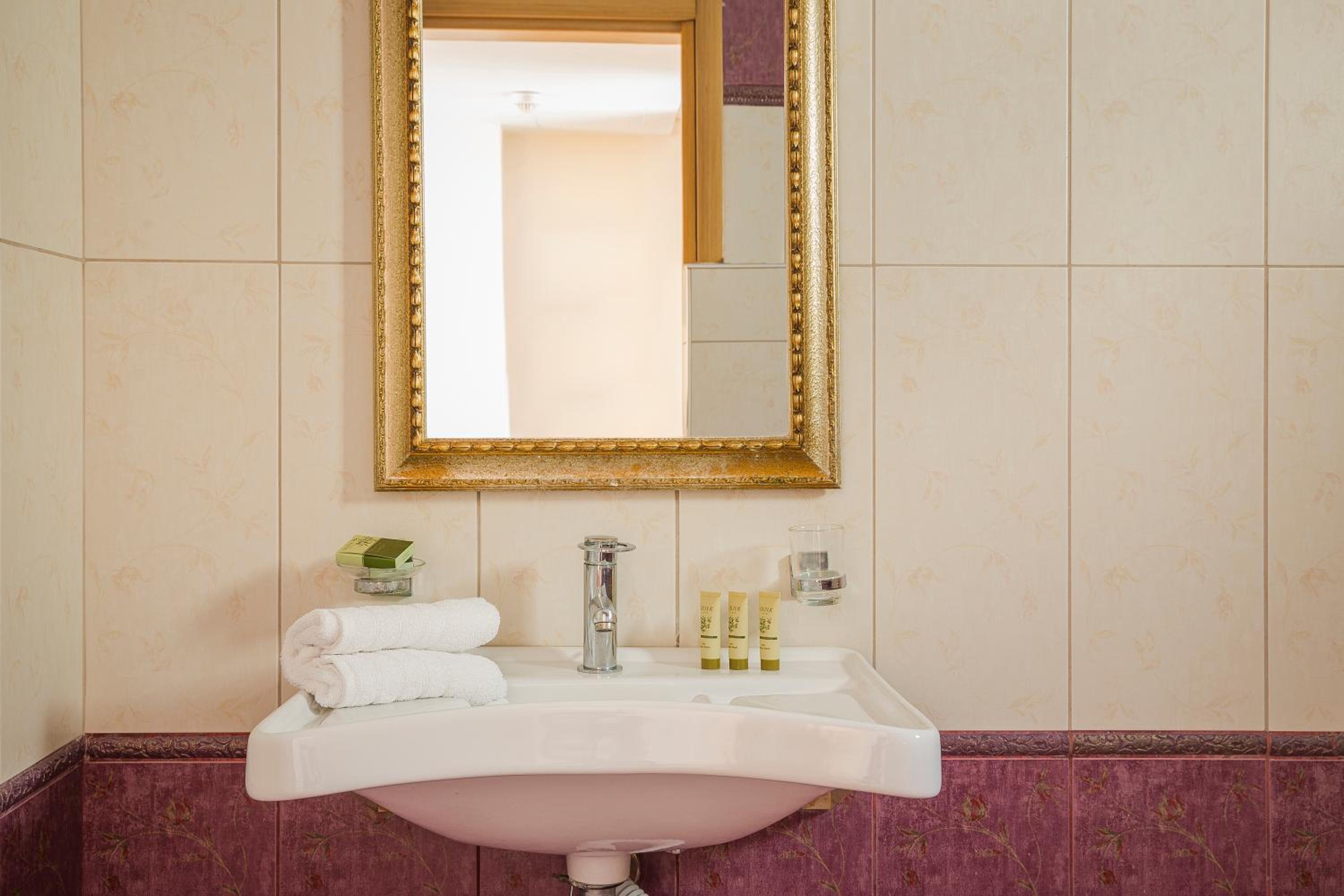 Family Suite with Sea View - Photo 5