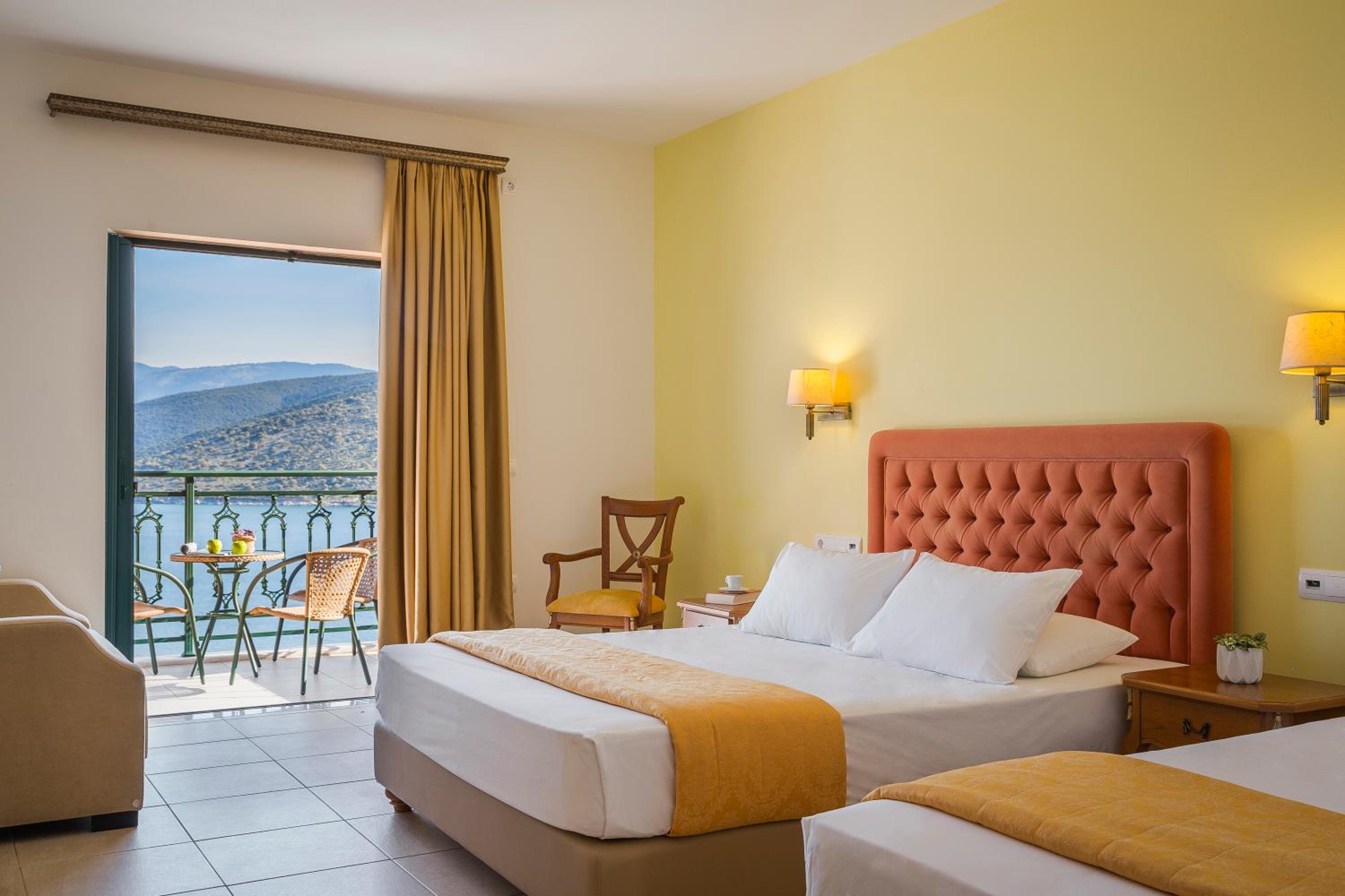 Family Suite with Sea View - Photo 1