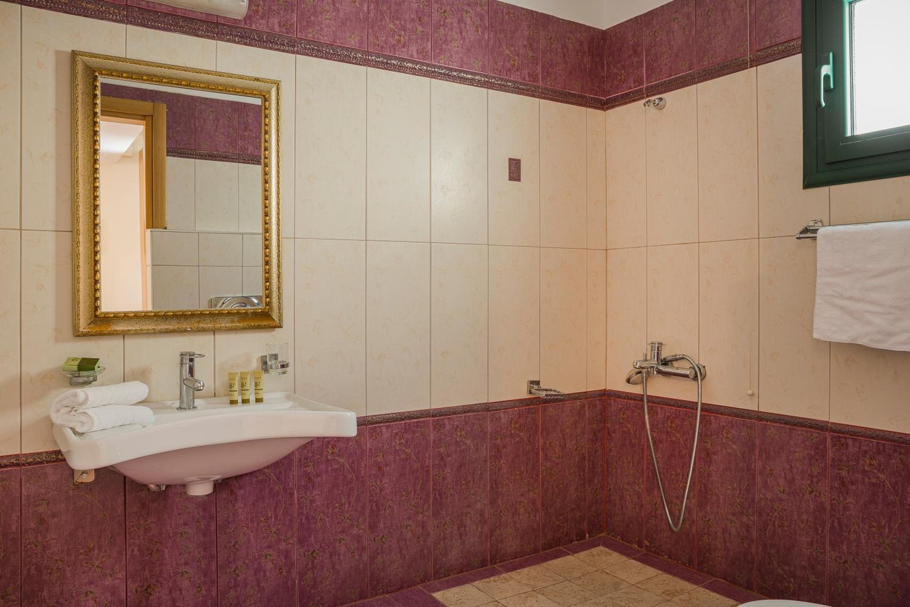 Family Suite with Sea View - Photo 7