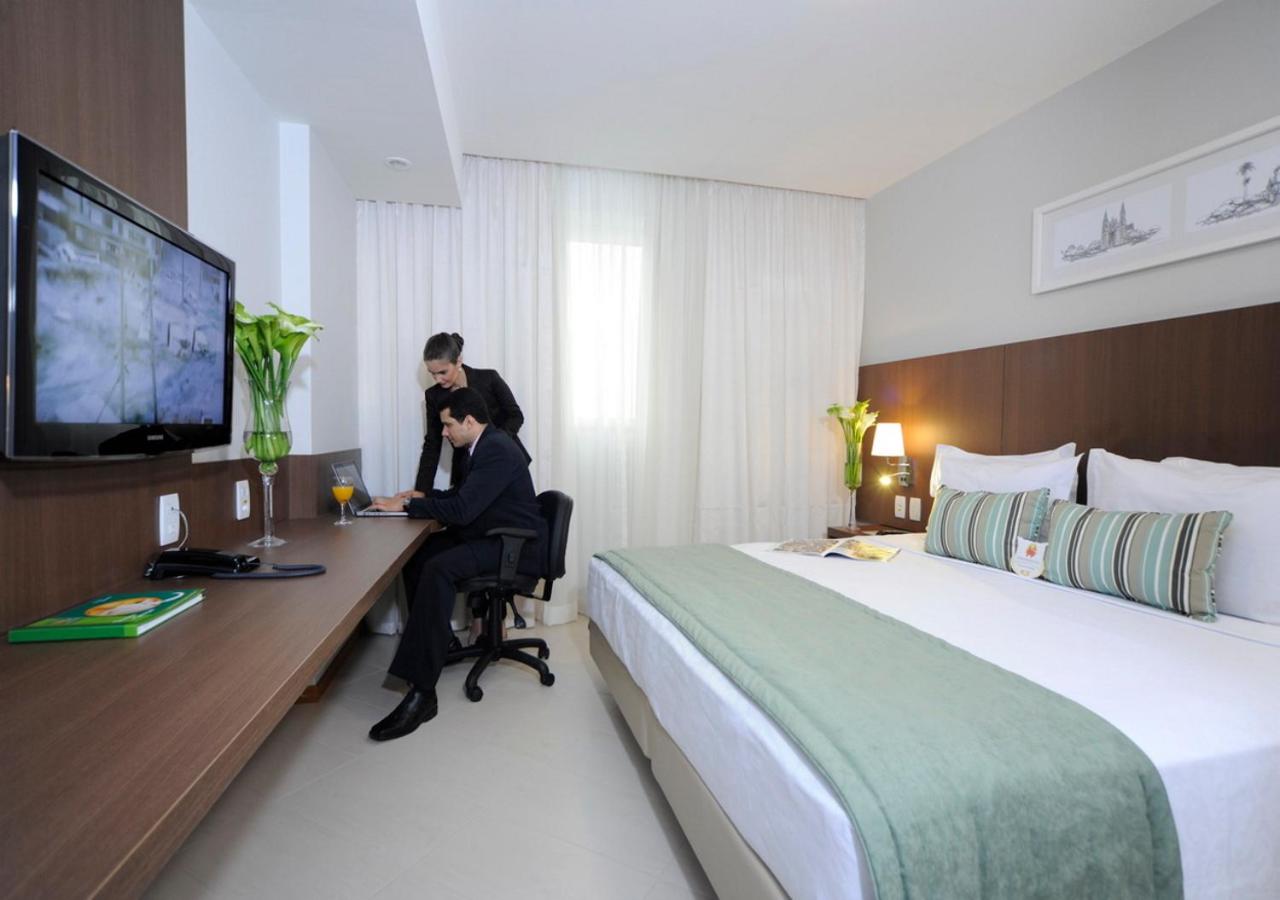 Deluxe Double Room with Sea View thumbnail 5