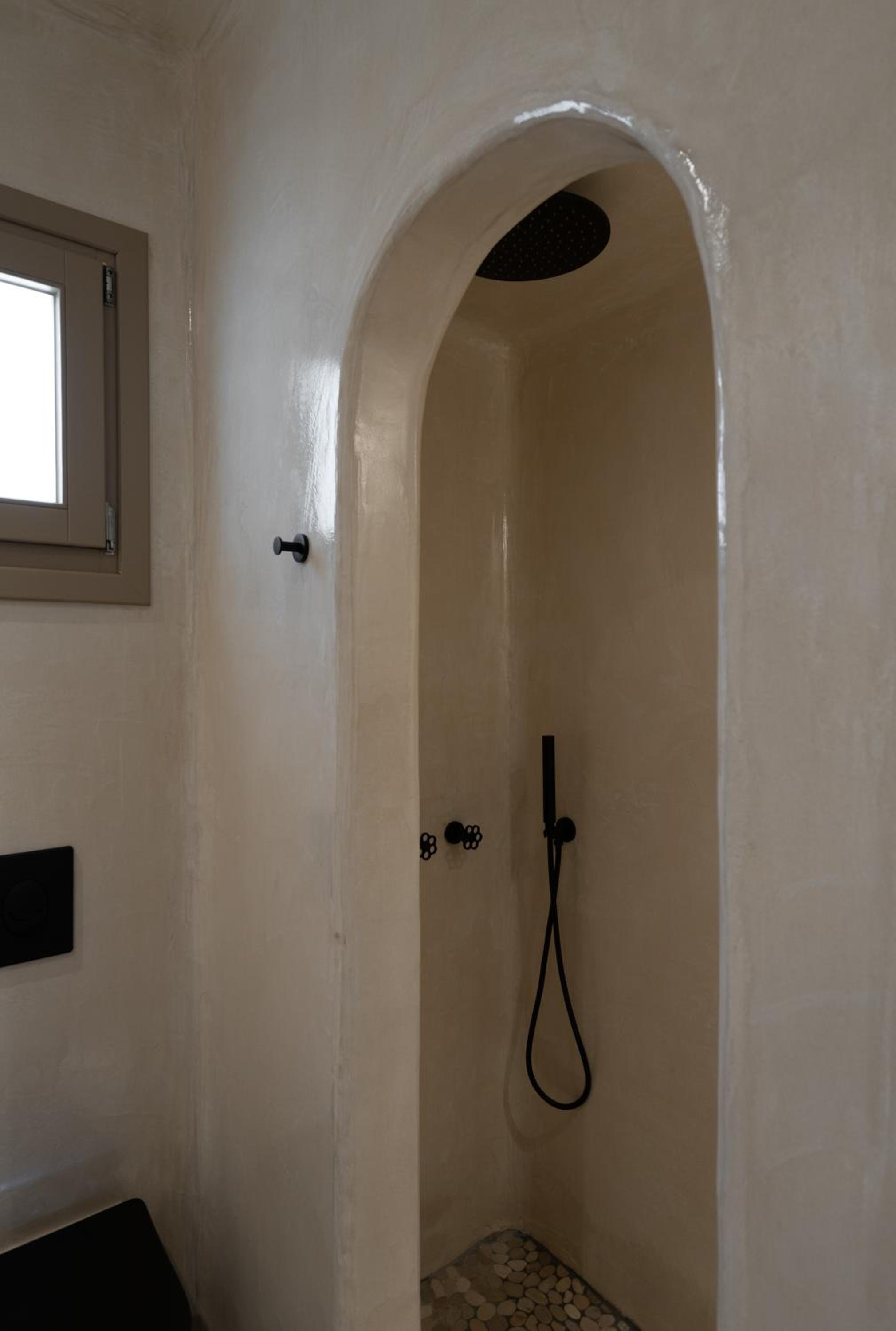 Deluxe Suite - Photo 8