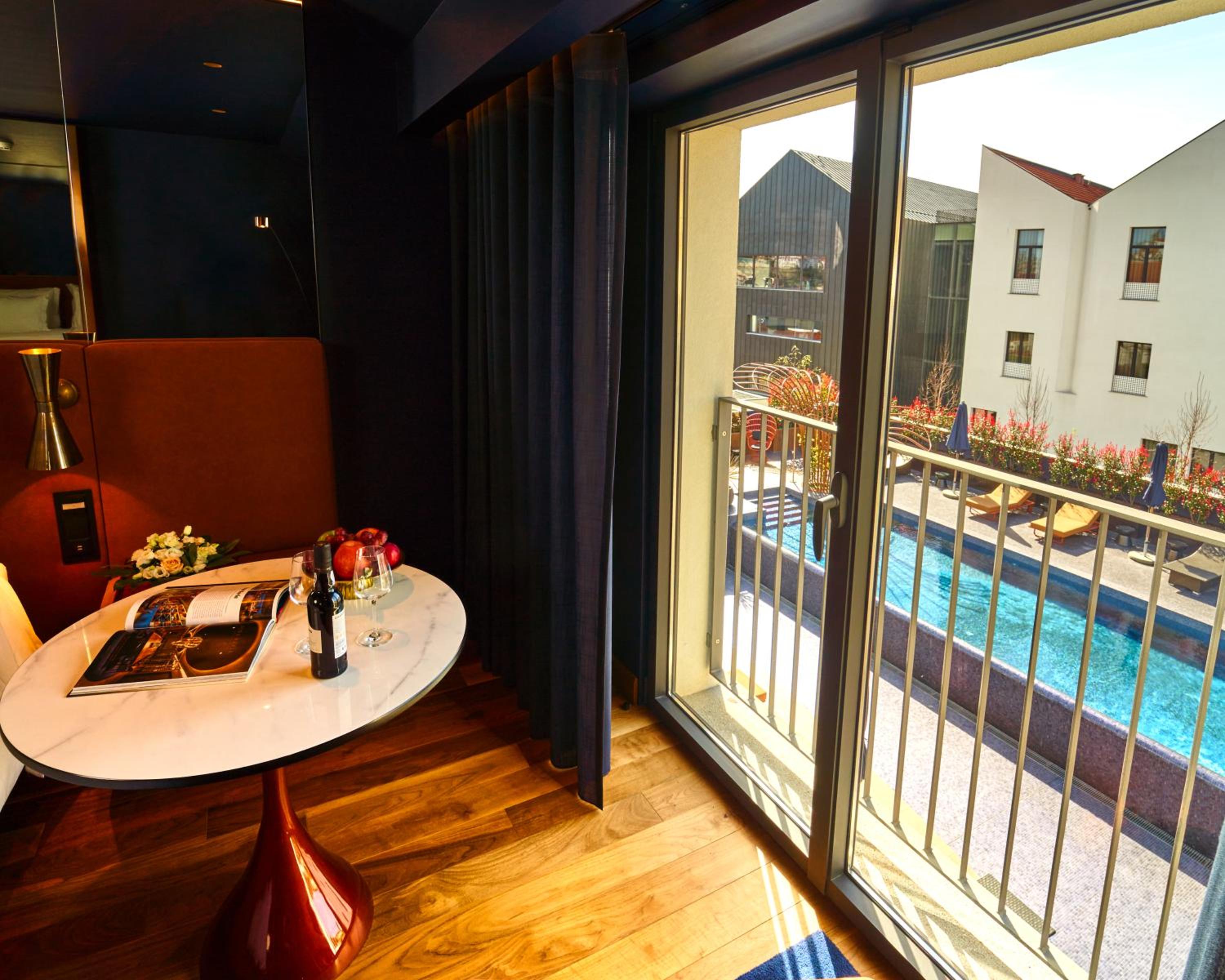 Superior Room With Pool View - Photo 2