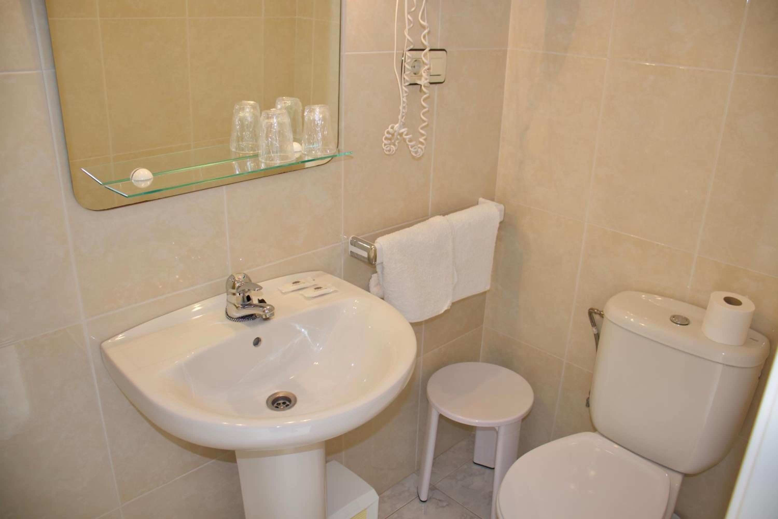 Economy Double Room photo 2