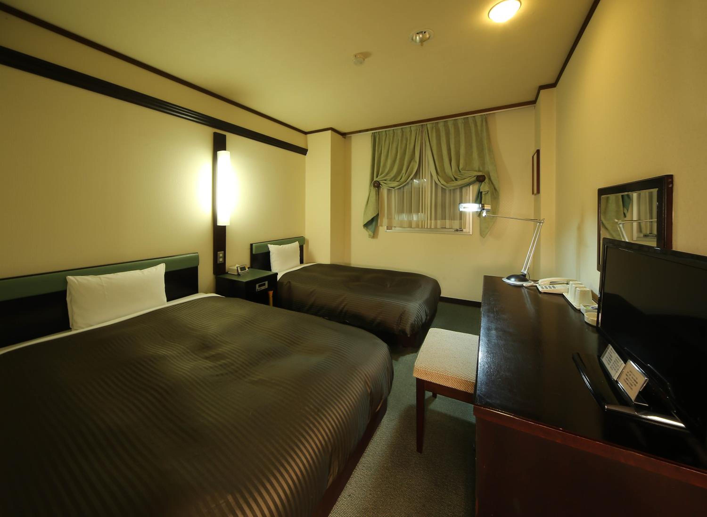 Twin Room - Non-Smoking