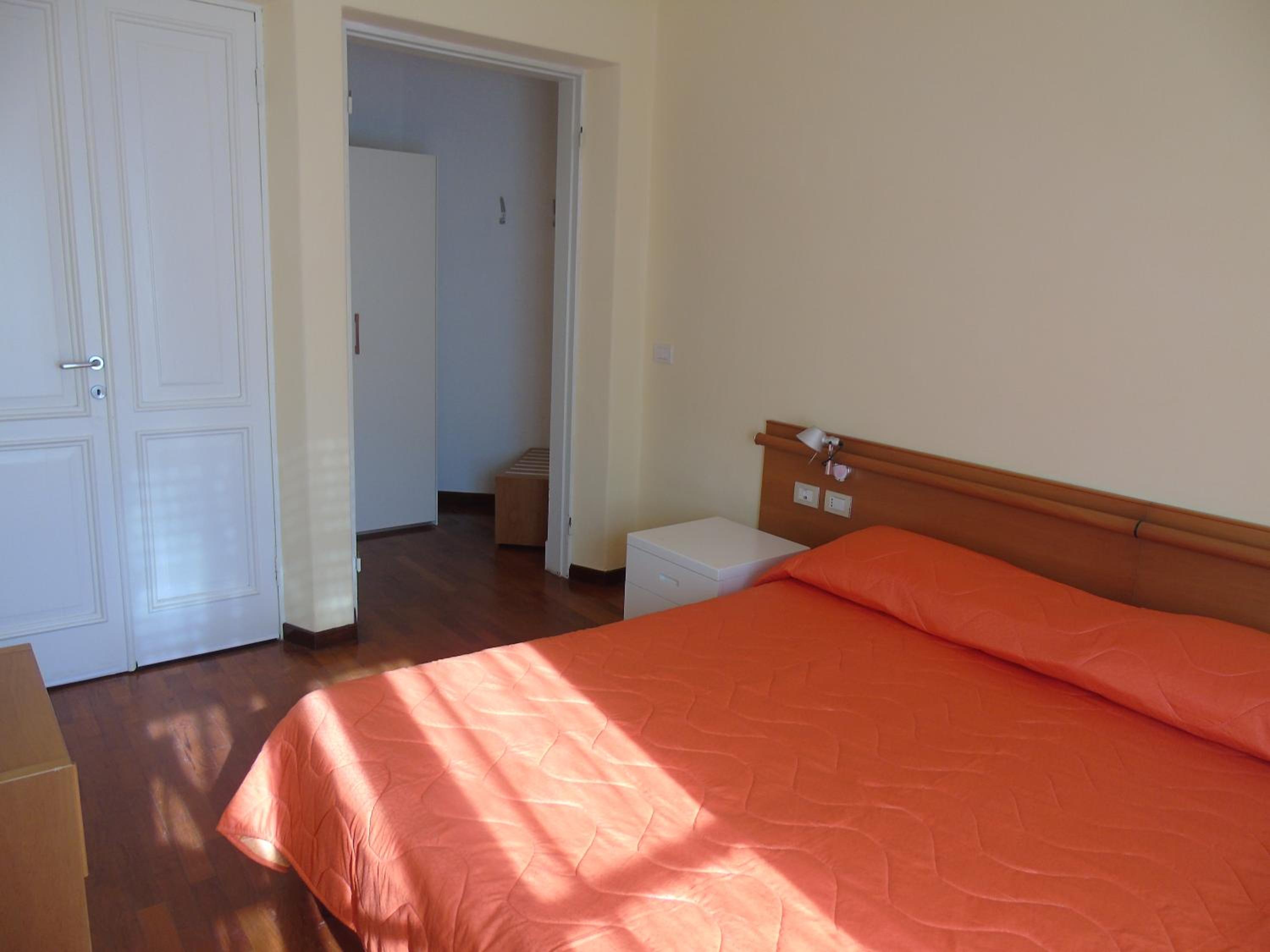 Large Double Room photo 2