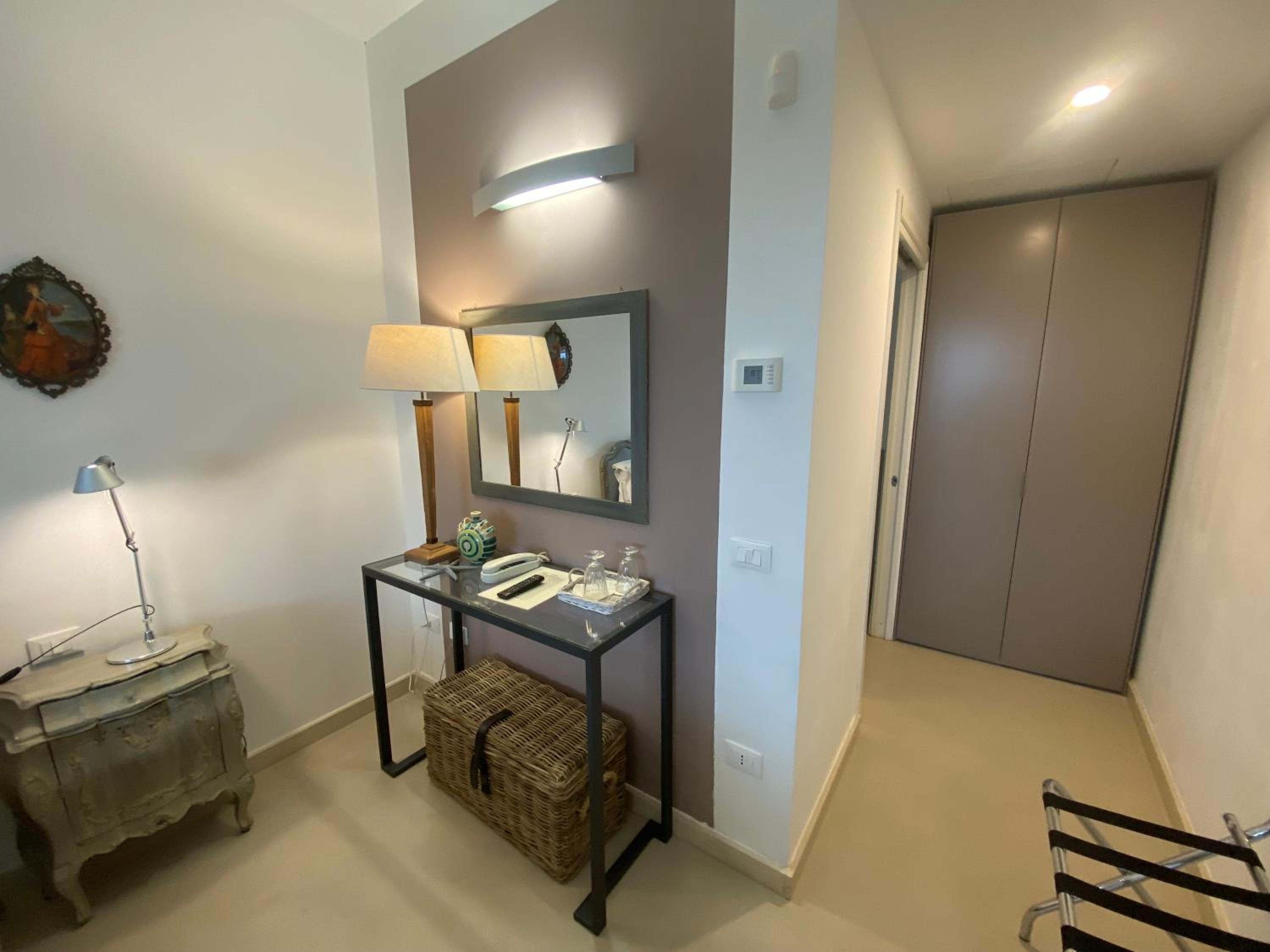 Standard King Room photo 2