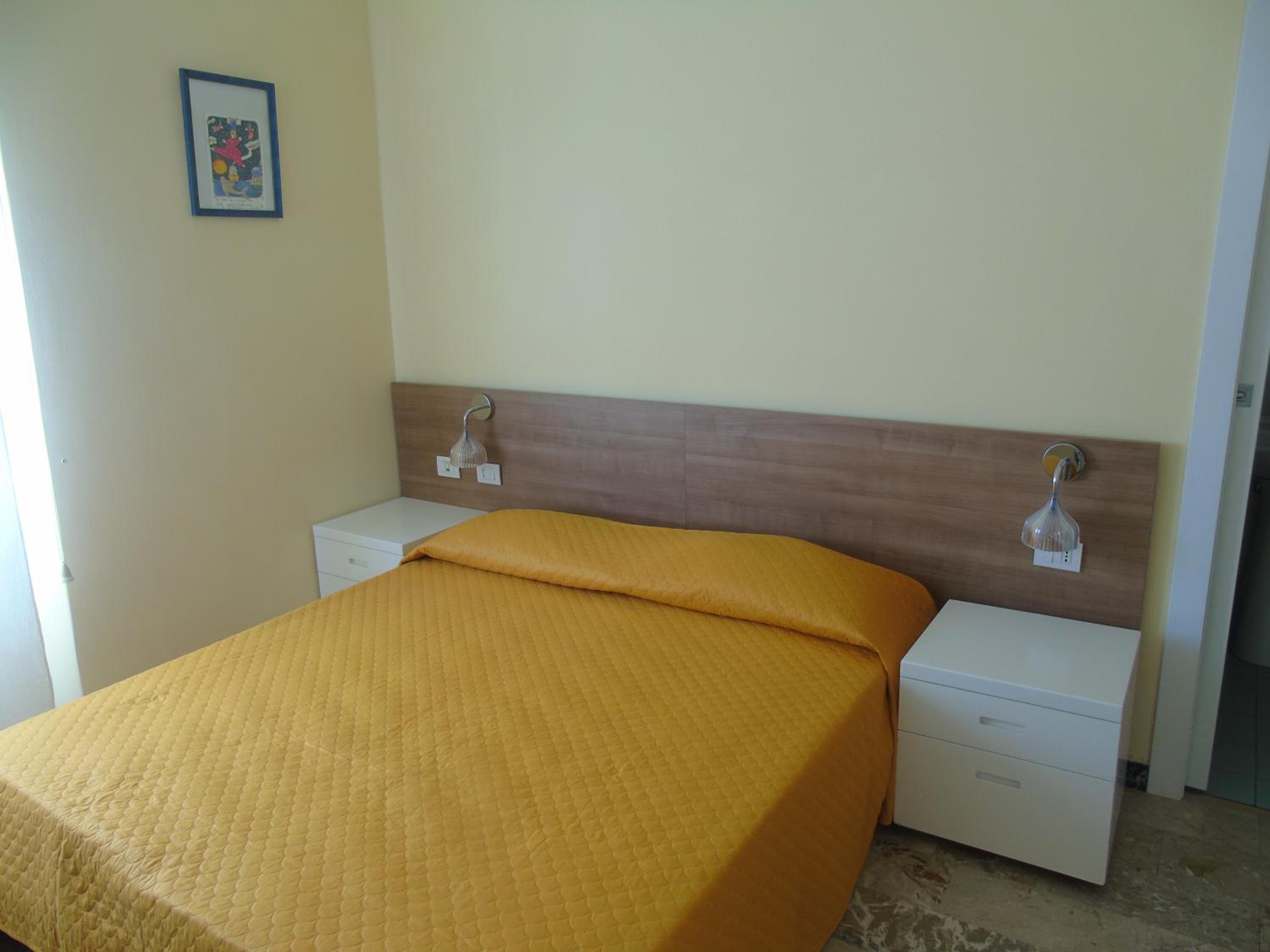 Standard Double Room photo 3
