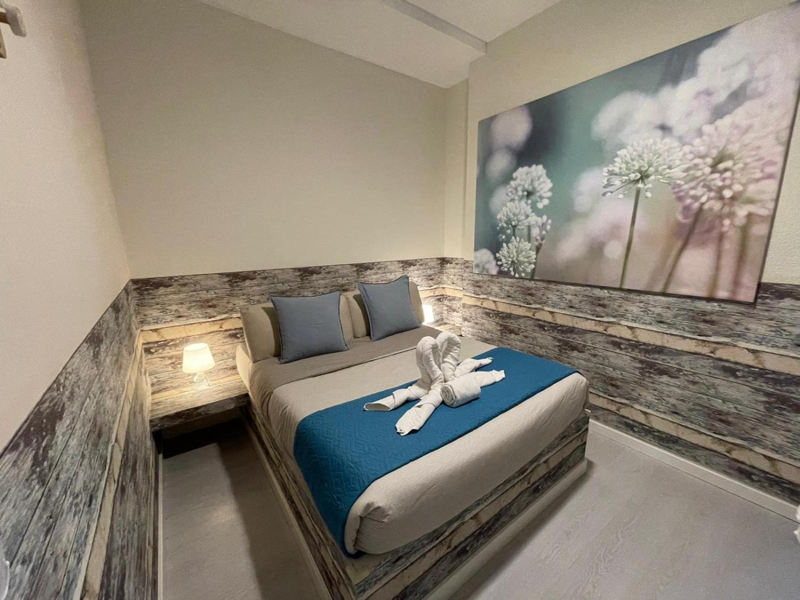 Habitación Doble Pequeña con Baño Privado Externo