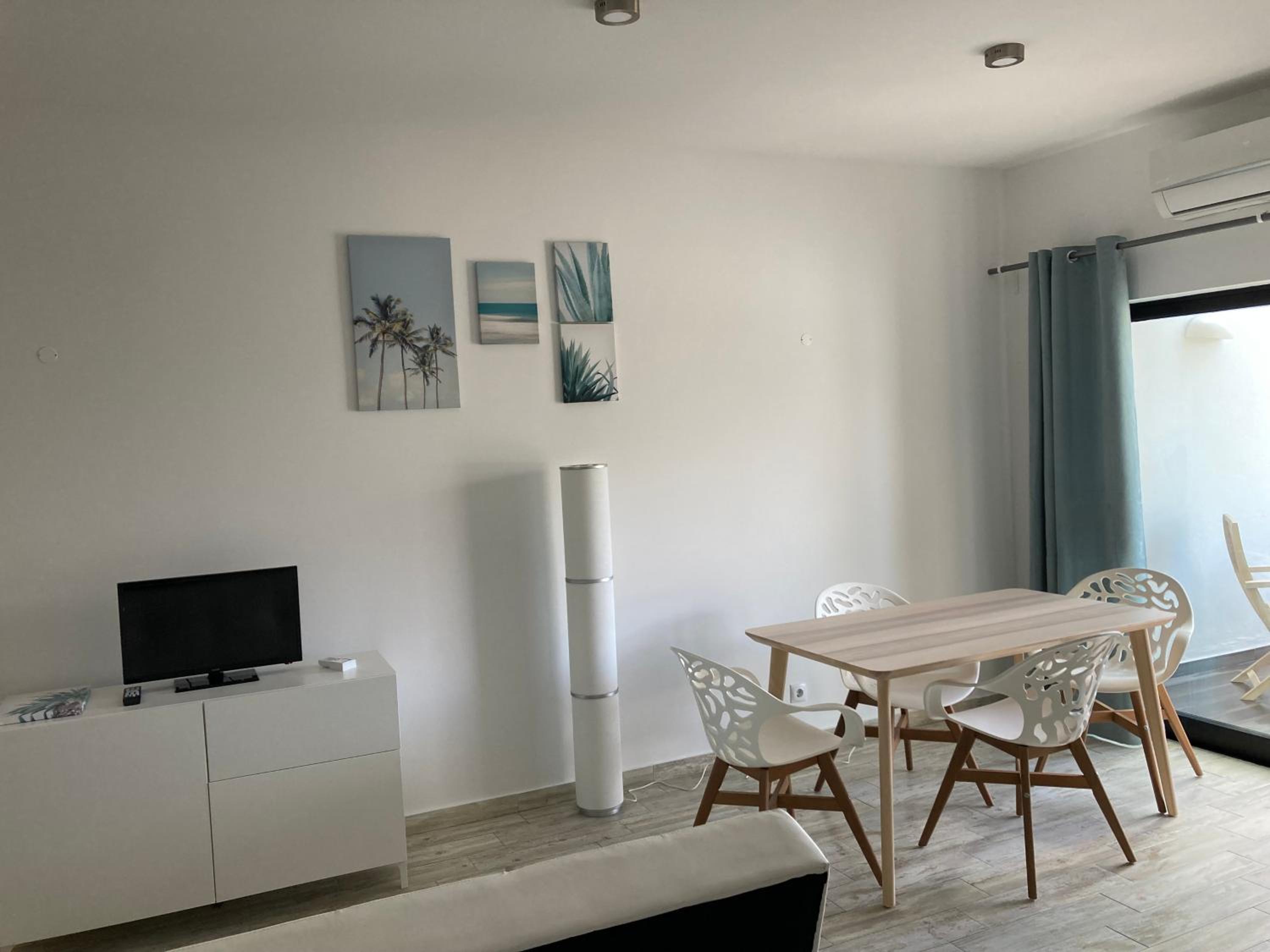 Studio with Balcony photo 1