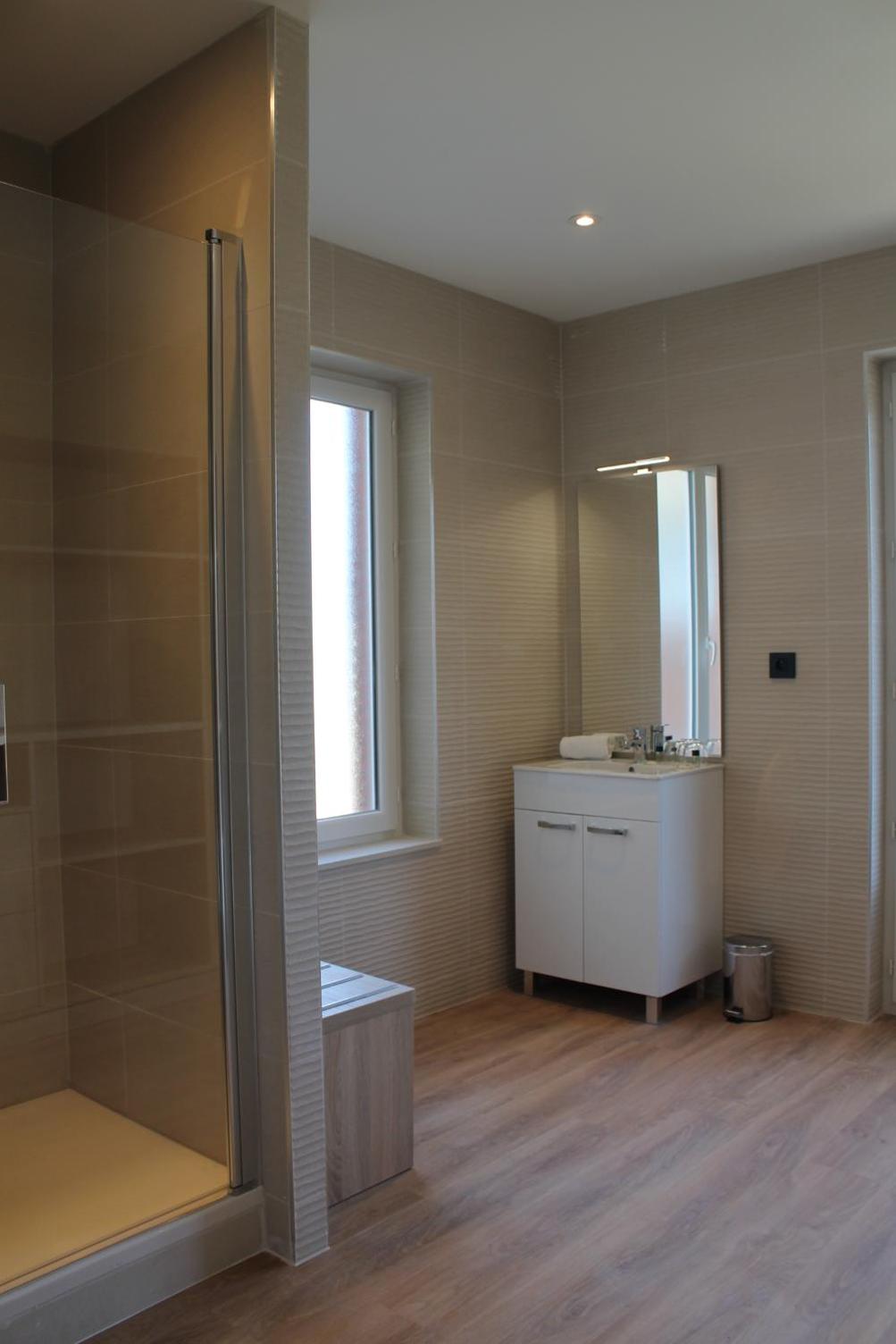 Superior Suite - Photo 3