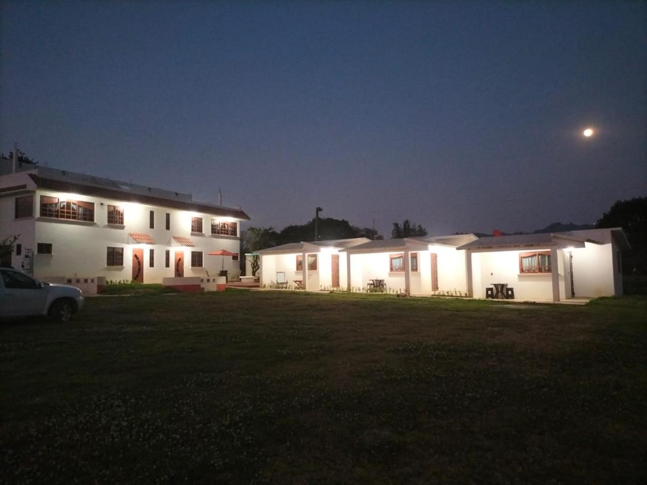 Deluxe Bungalow with Garden View - Photo 2