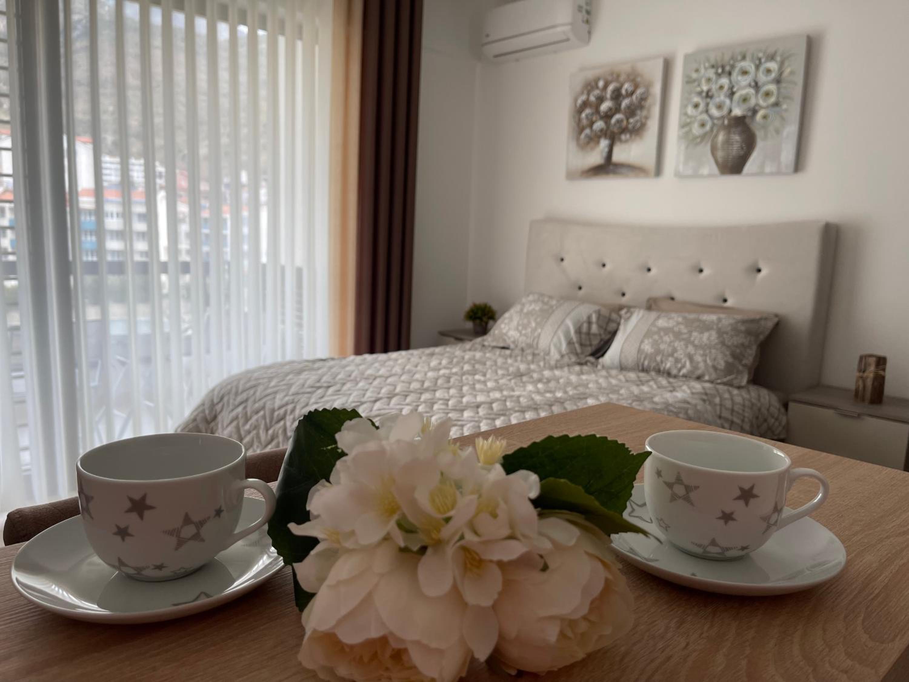 Studio Apartment photo 1