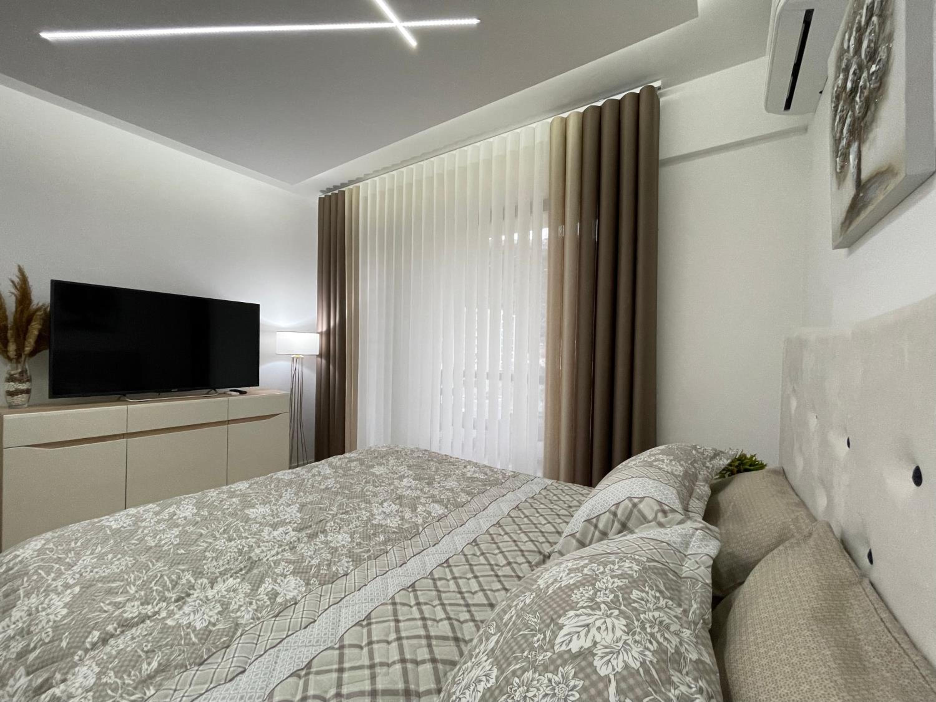 Studio Apartment photo 2