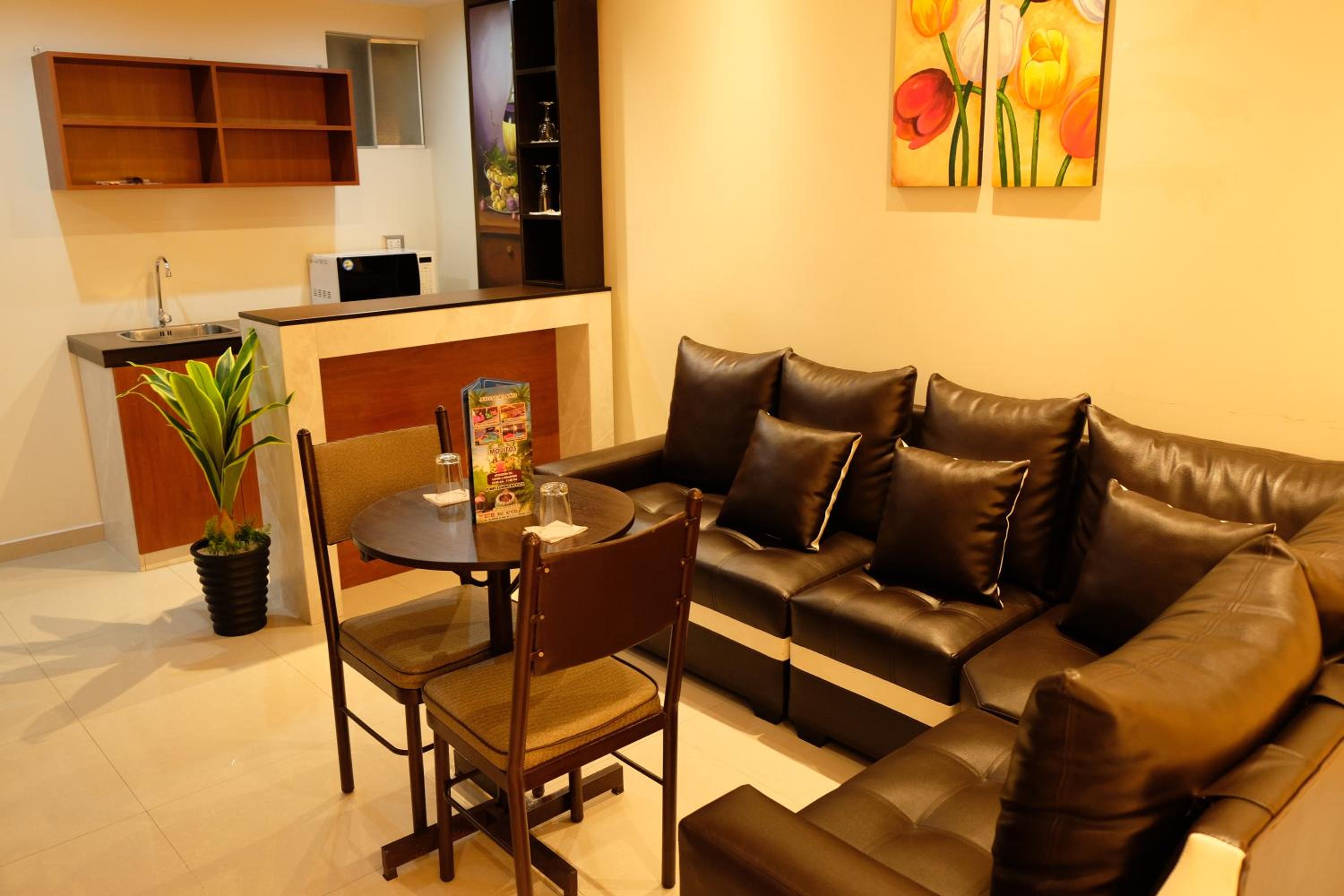 King Suite with Spa Bath photo 3