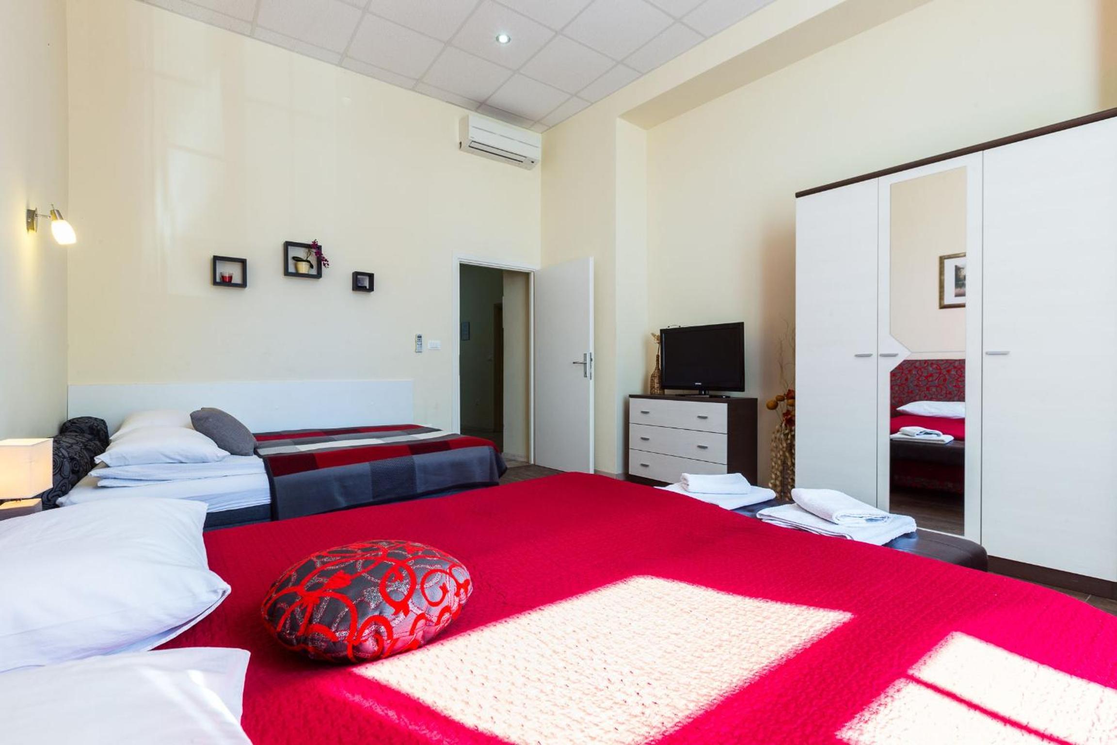 Apartment - Photo 8
