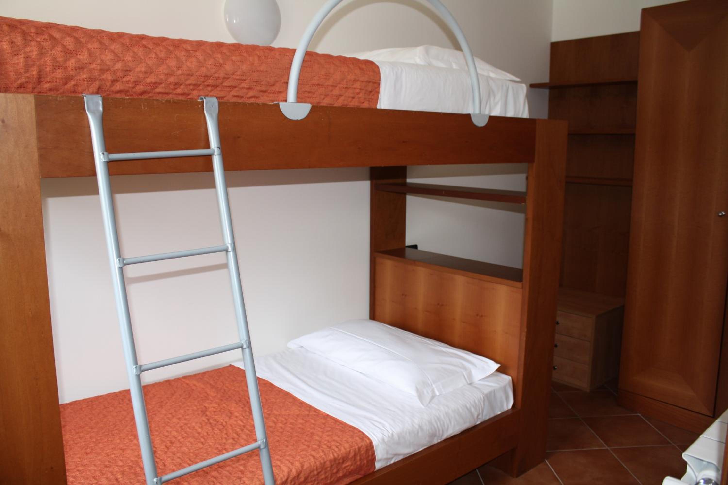 One-Bedroom Apartment with Mountain View (4 Adults)  photo 2