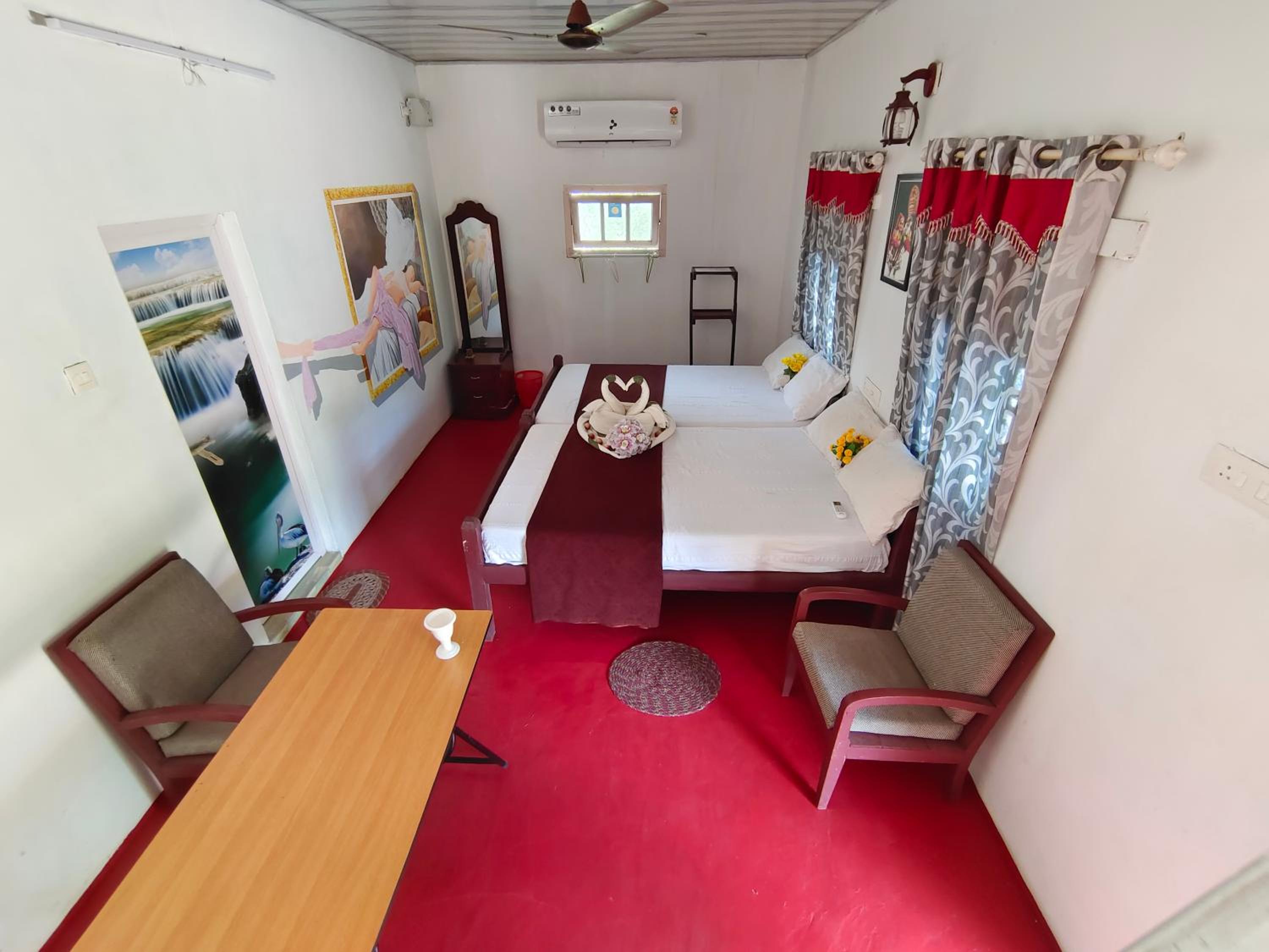 Large Double or Twin Room - Photo 1
