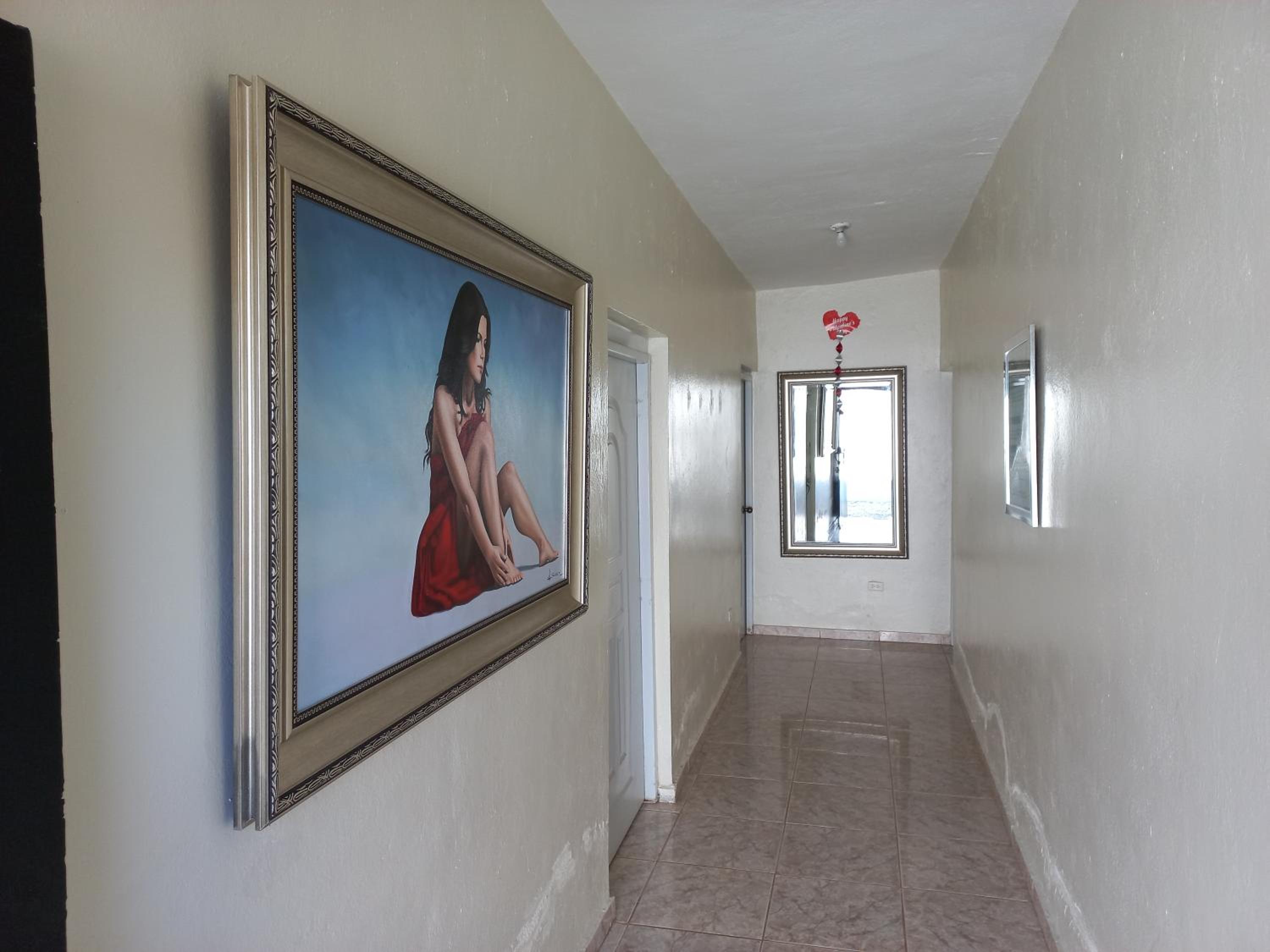 Queen Room photo 2