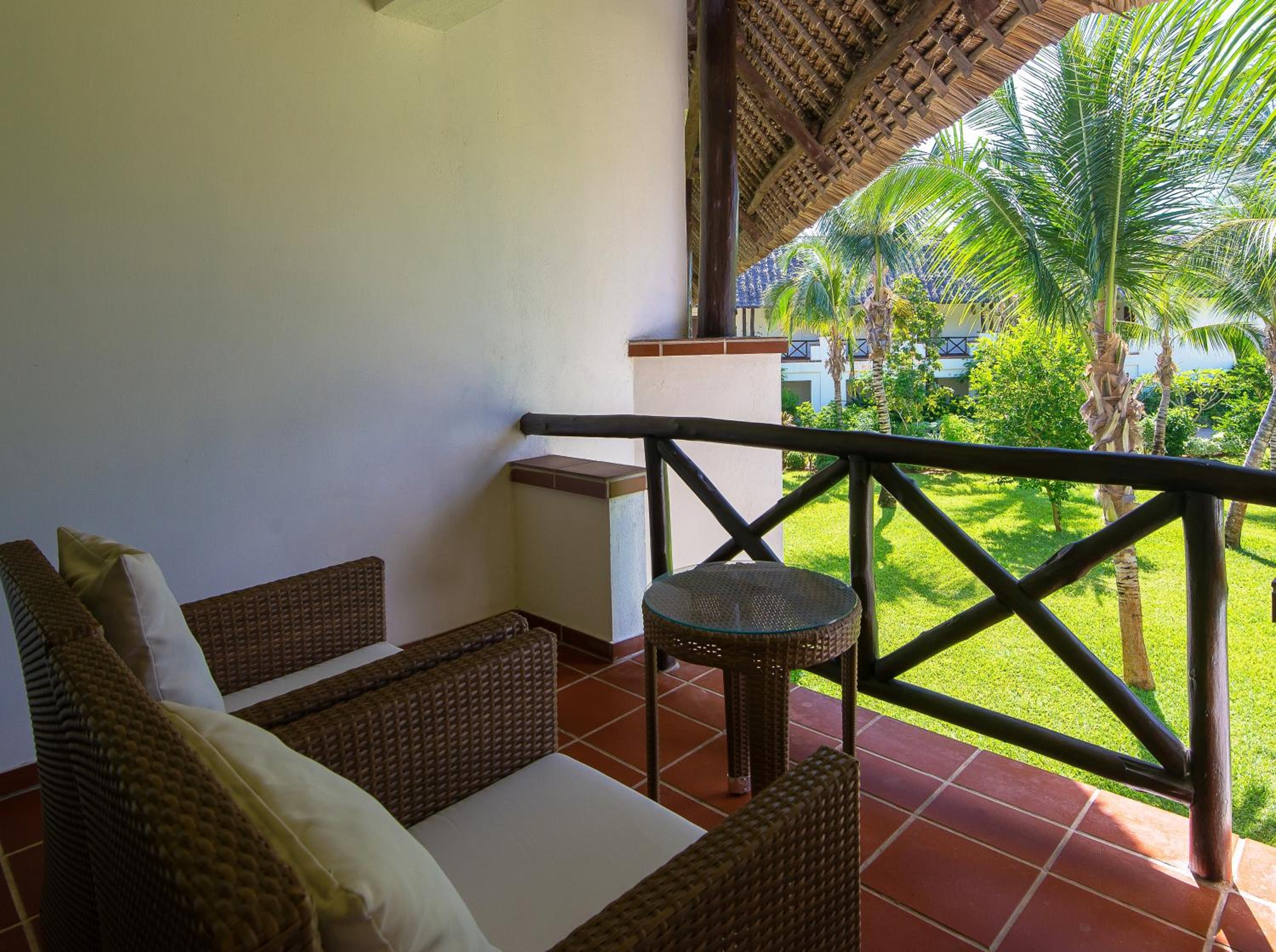 King Room with Garden View - Photo 7