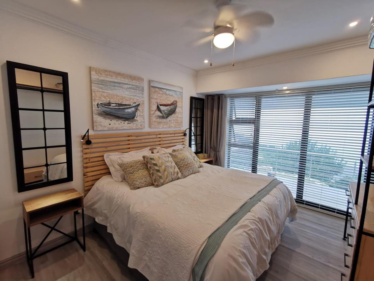 Five-Bedroom House - Photo 14