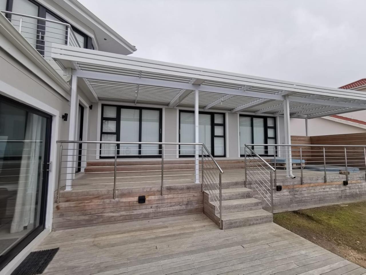 Five-Bedroom House - Photo 22