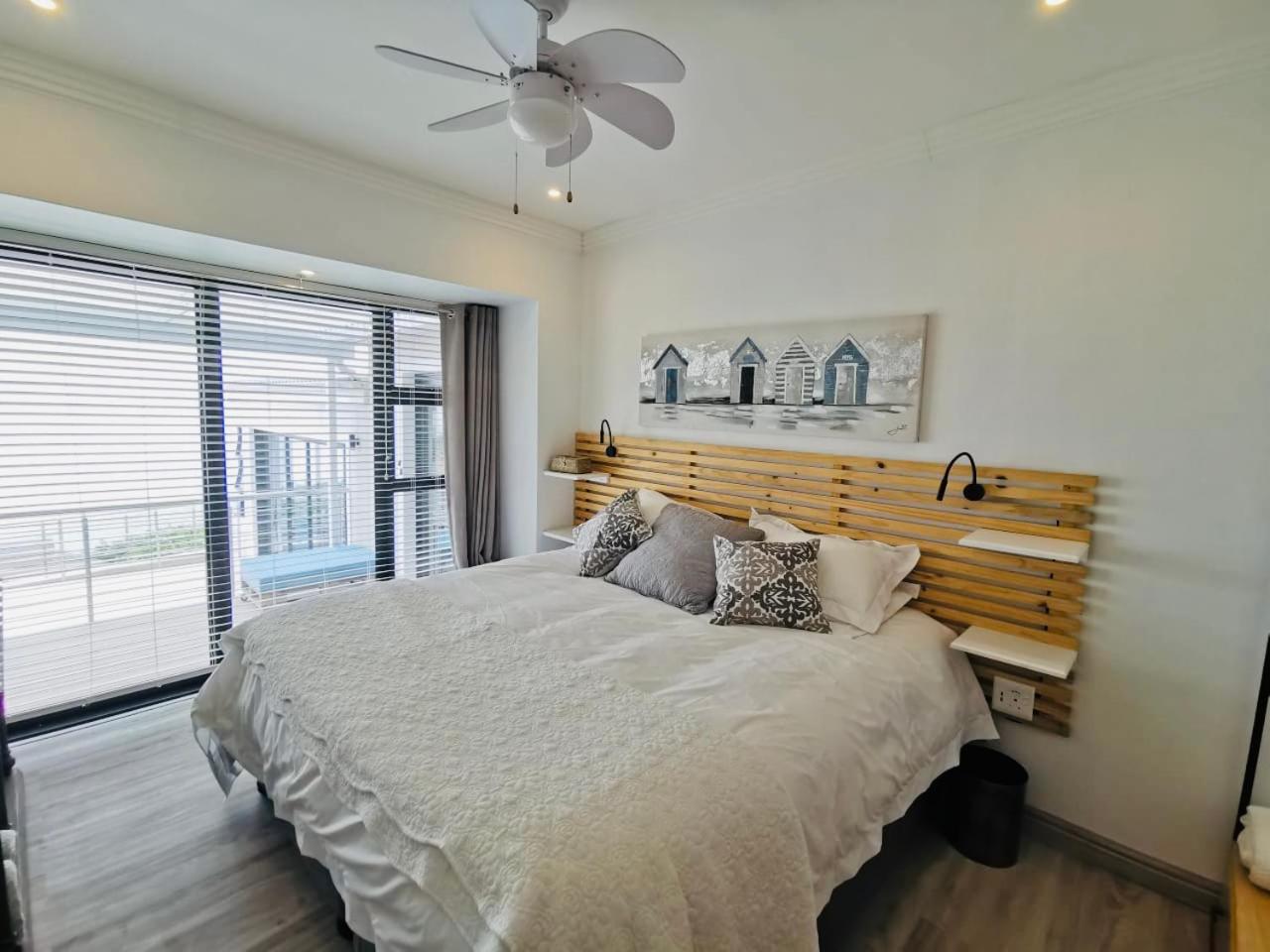 Five-Bedroom House - Photo 21