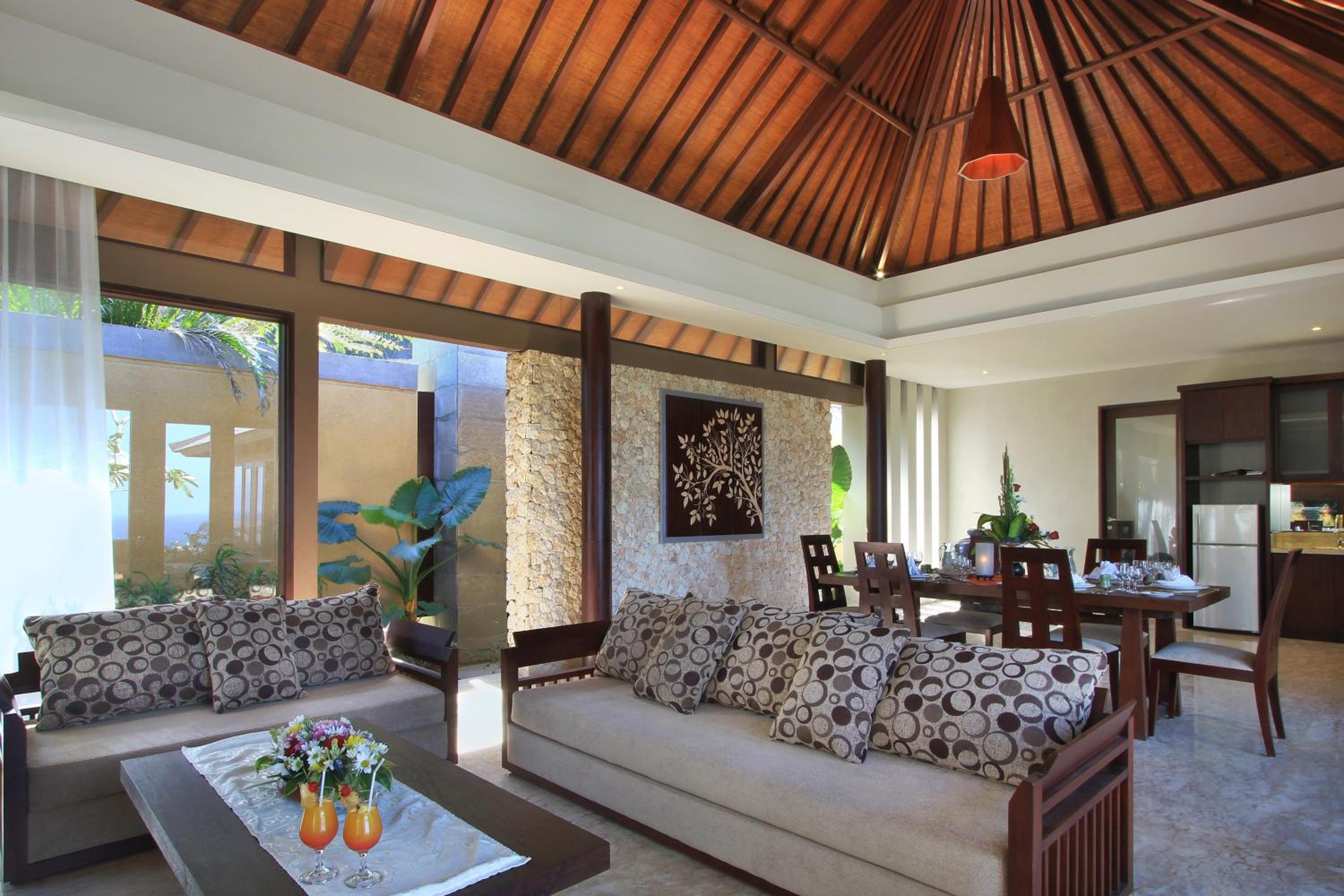 Three-Bedroom Villa with Private Pool photo 2