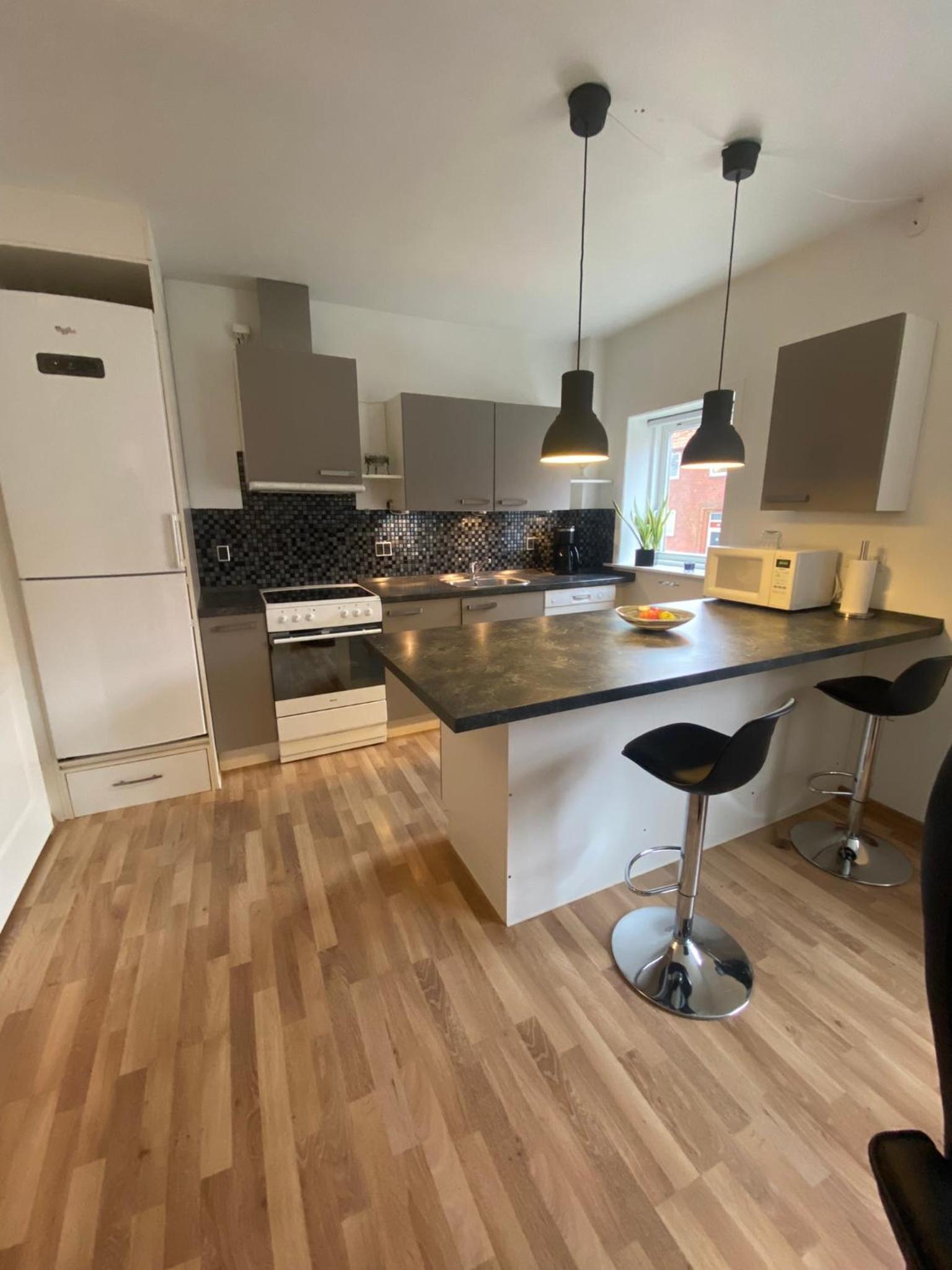One-Bedroom Apartment - Photo 2
