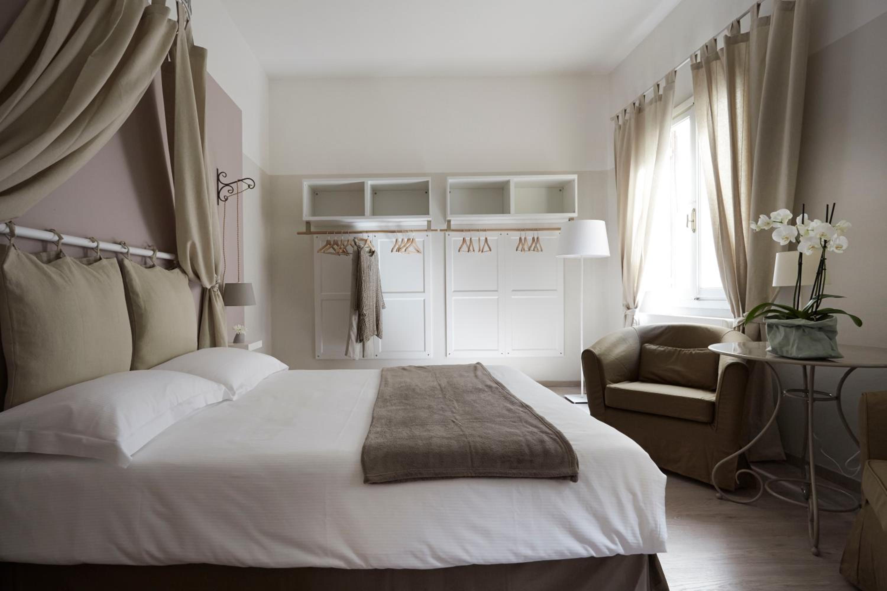 Two-Bedroom Apartment - Separate Building photo 2