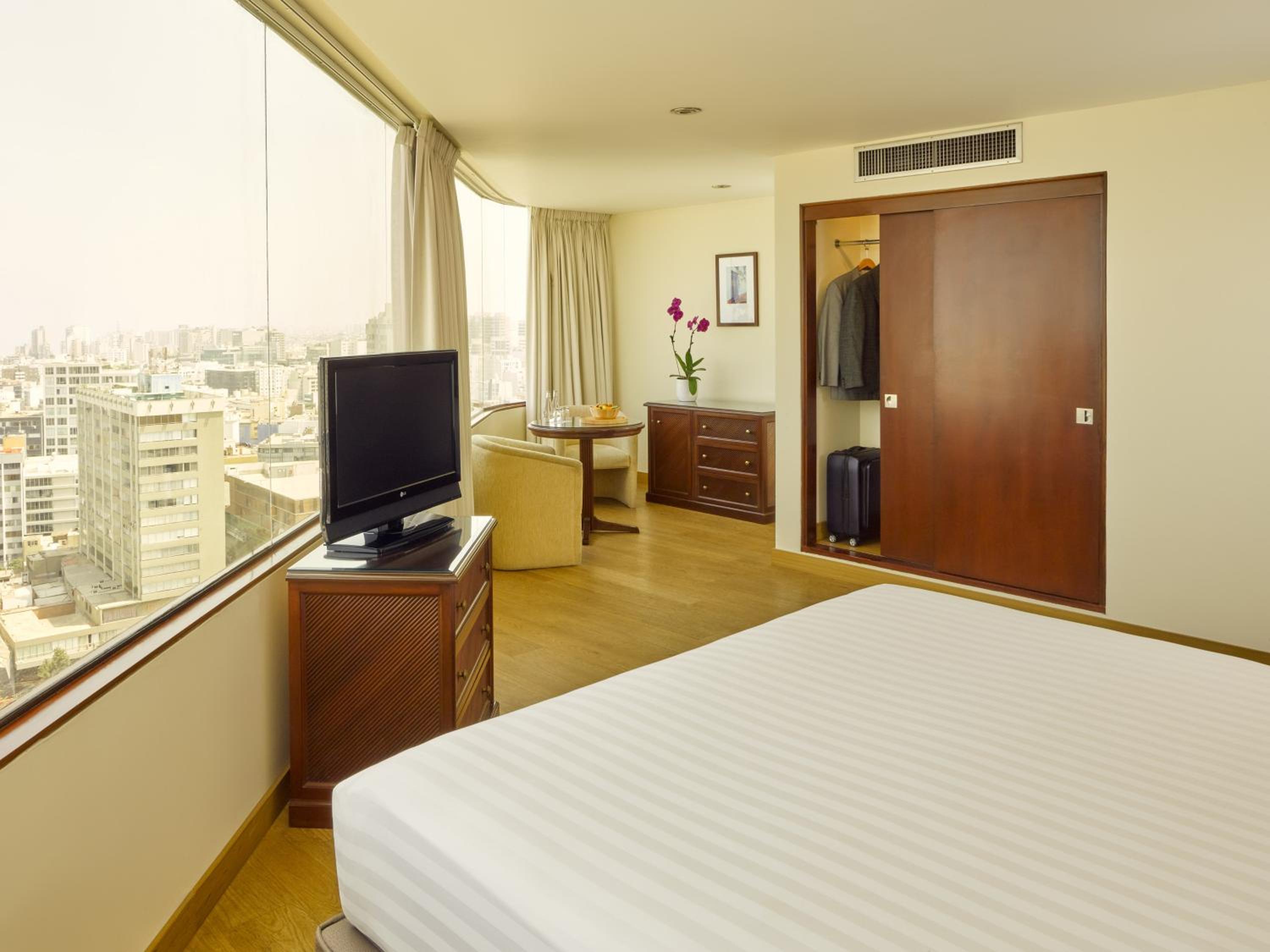 Superior King Room - Photo 3