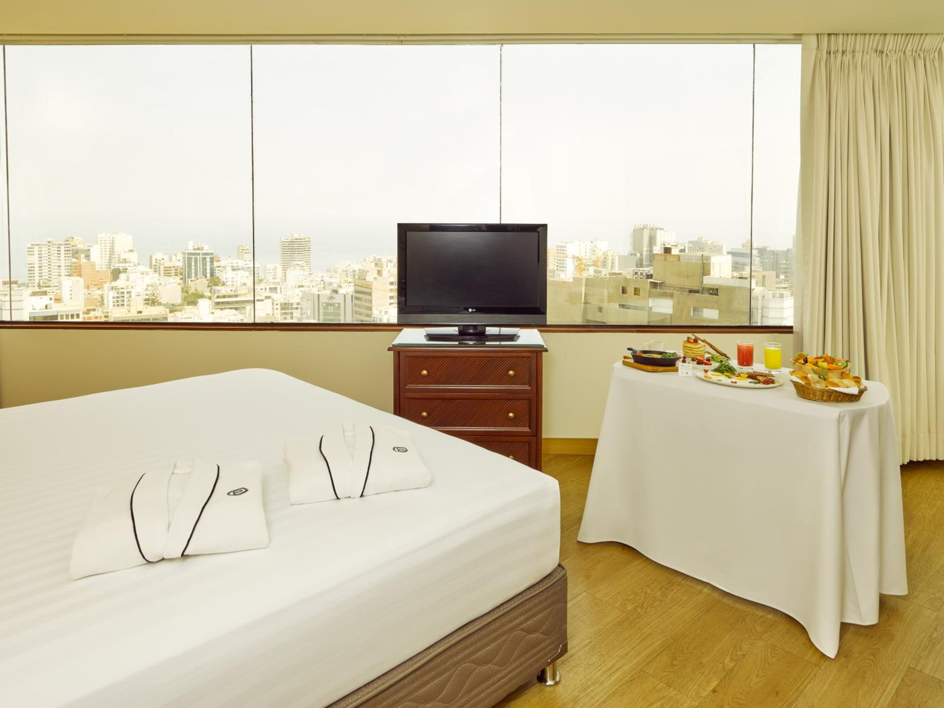 Superior King Room - Photo 6