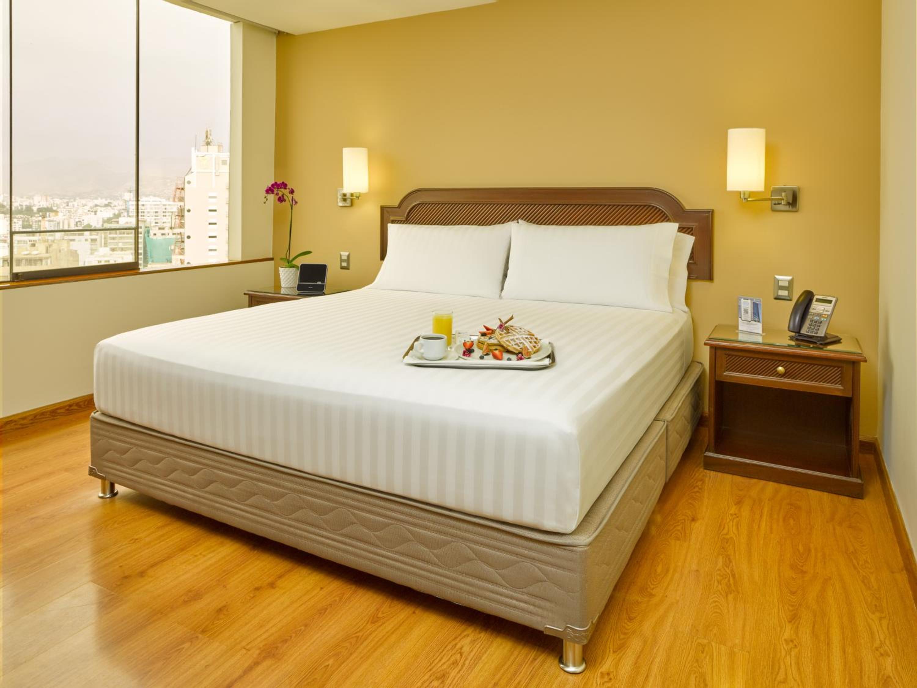 Standard King Room - Photo 3