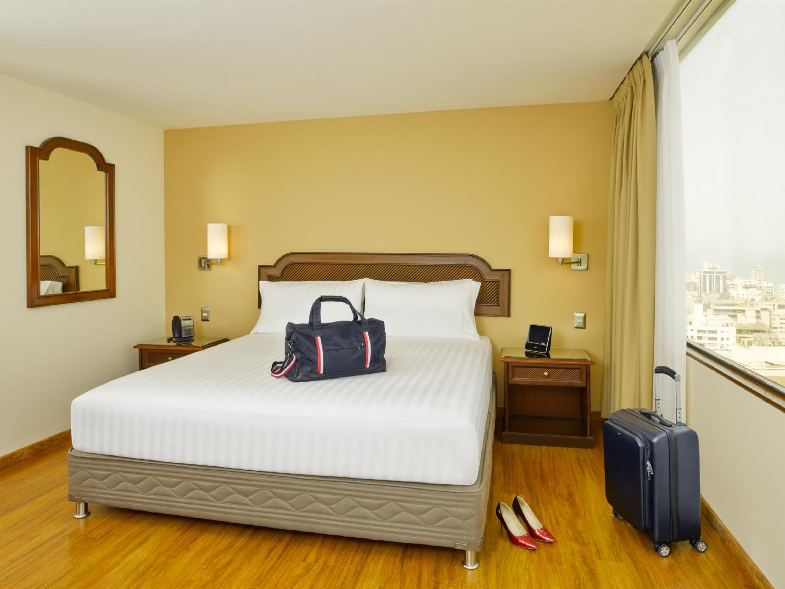 Junior Suite with King-Size Bed - Photo 5