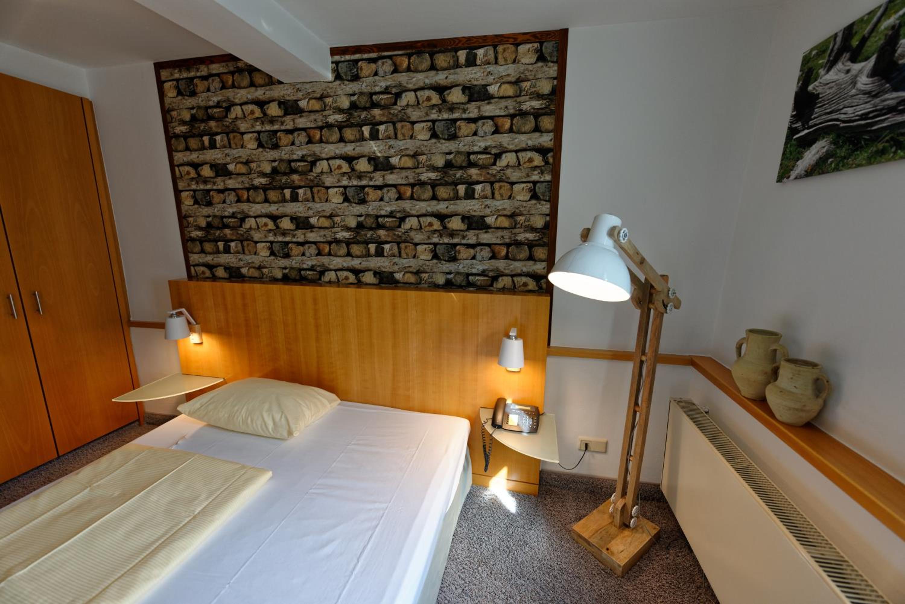 Double Room facing the street - Photo 1