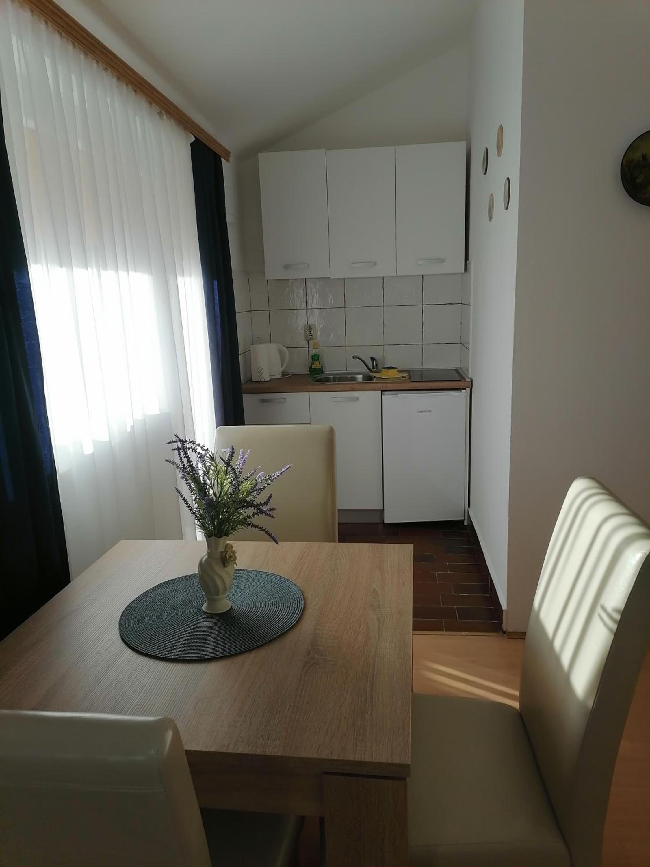 Studio Apartment - Photo 12