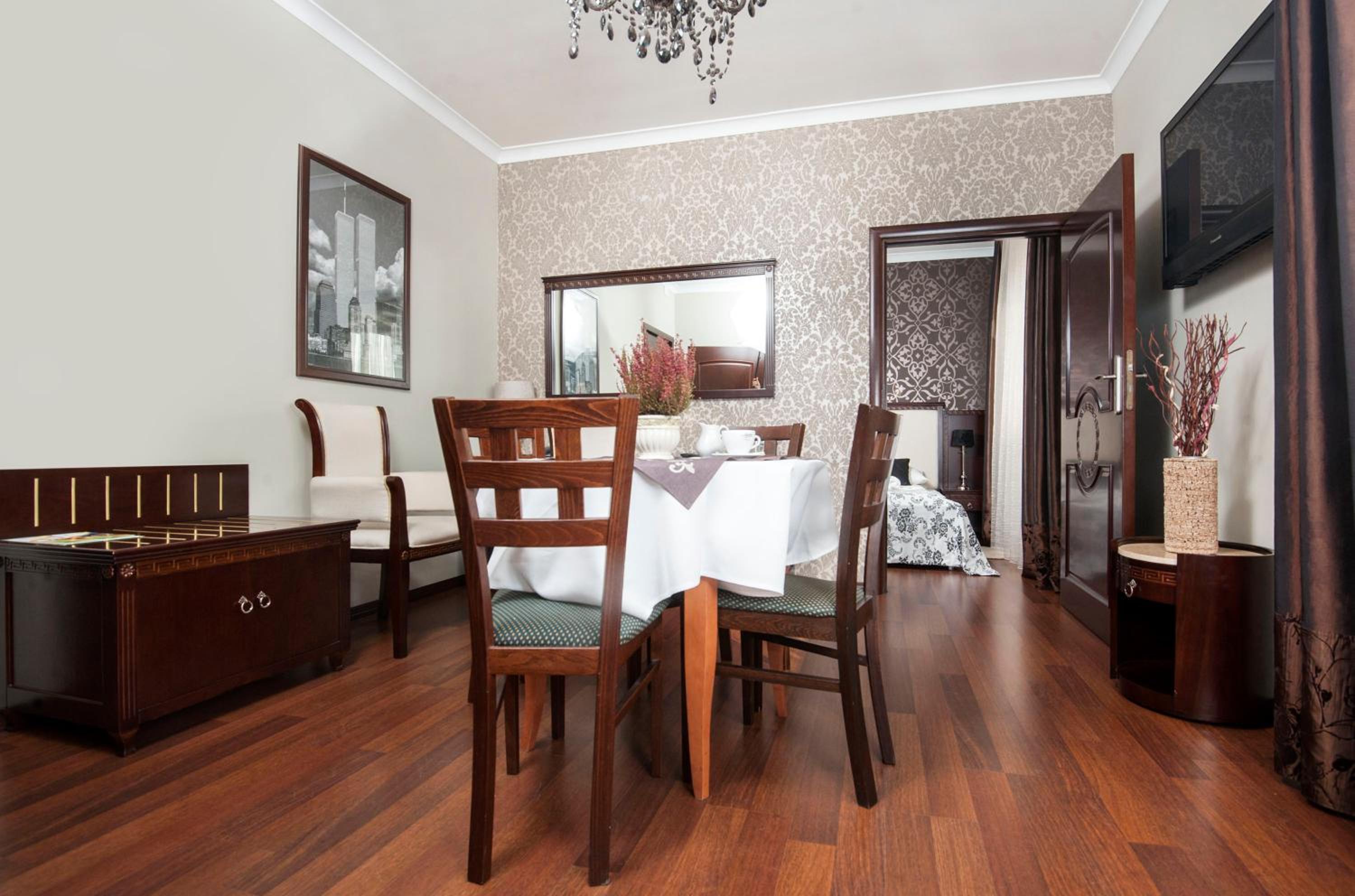 Business Suite - Photo 2
