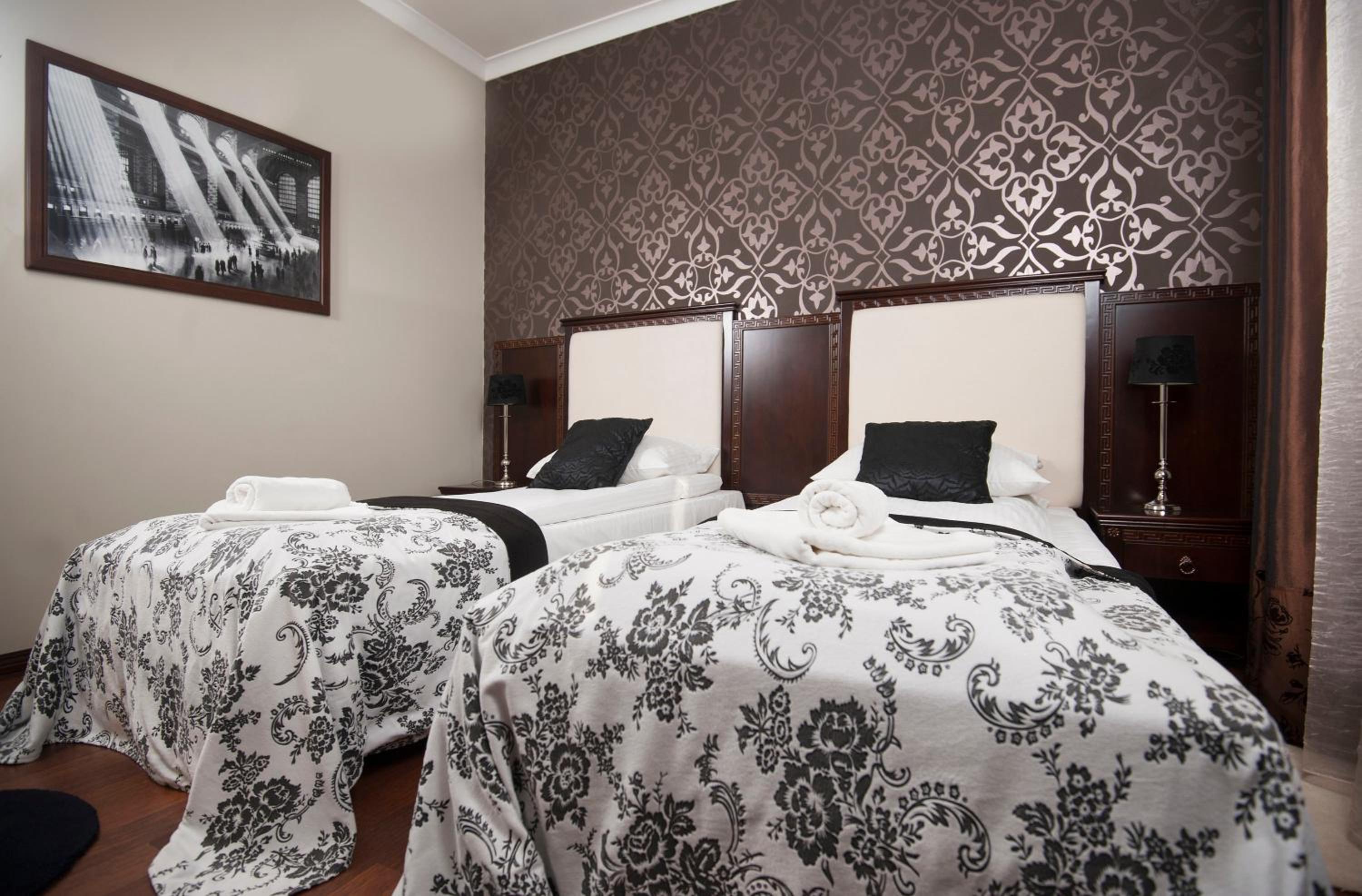 Business Suite - Photo 1