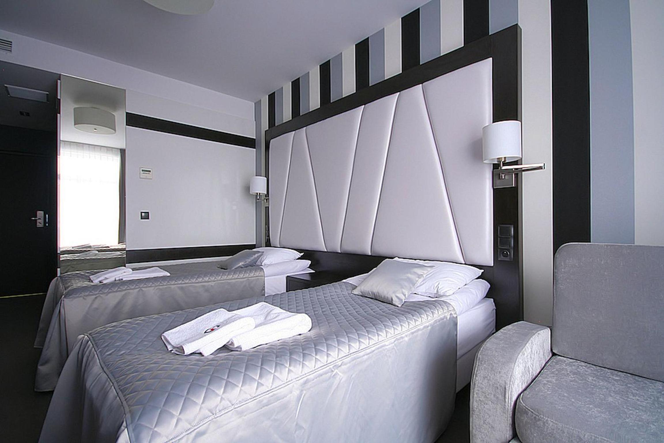 Double or Twin Room - Photo 11
