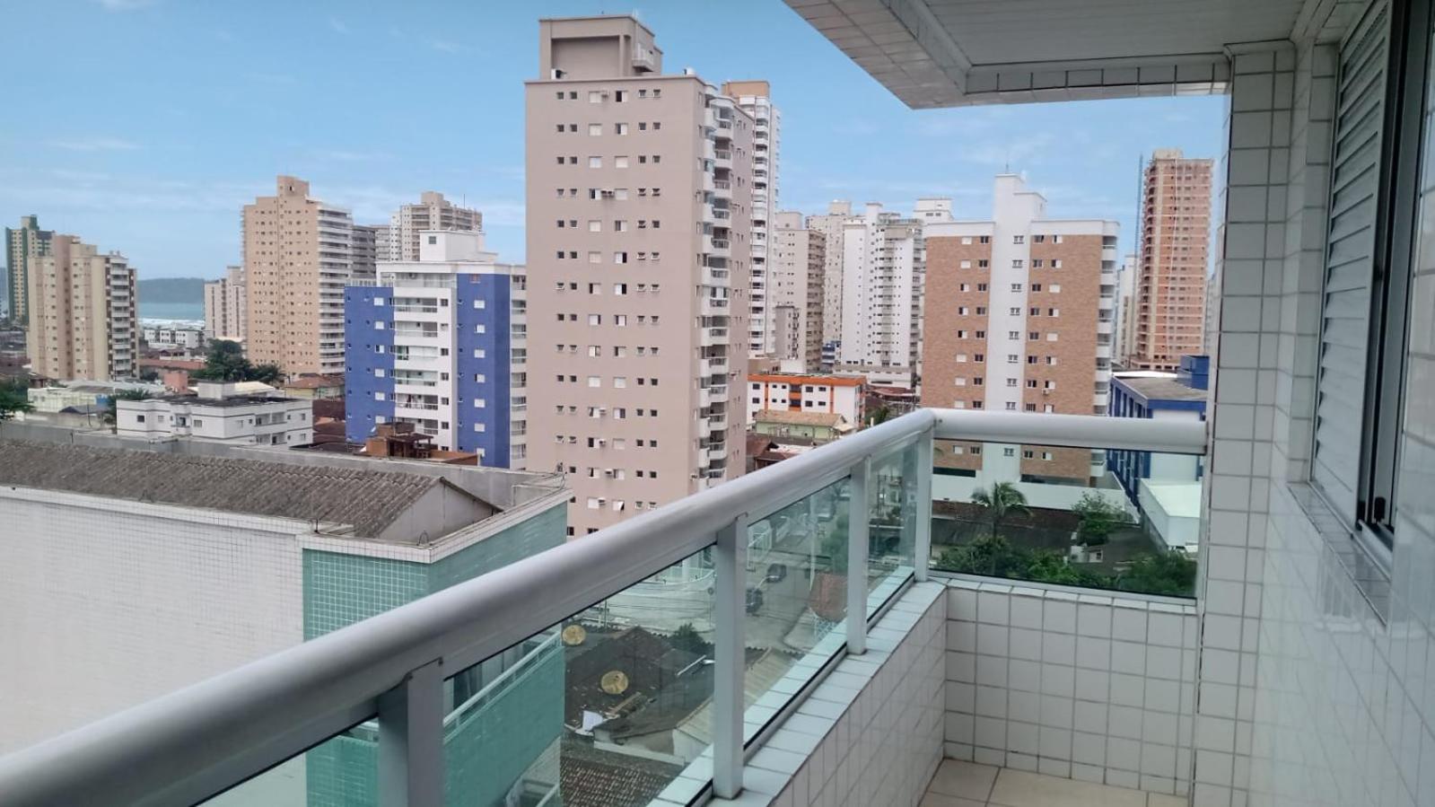 Apartment with Balcony - Photo 16